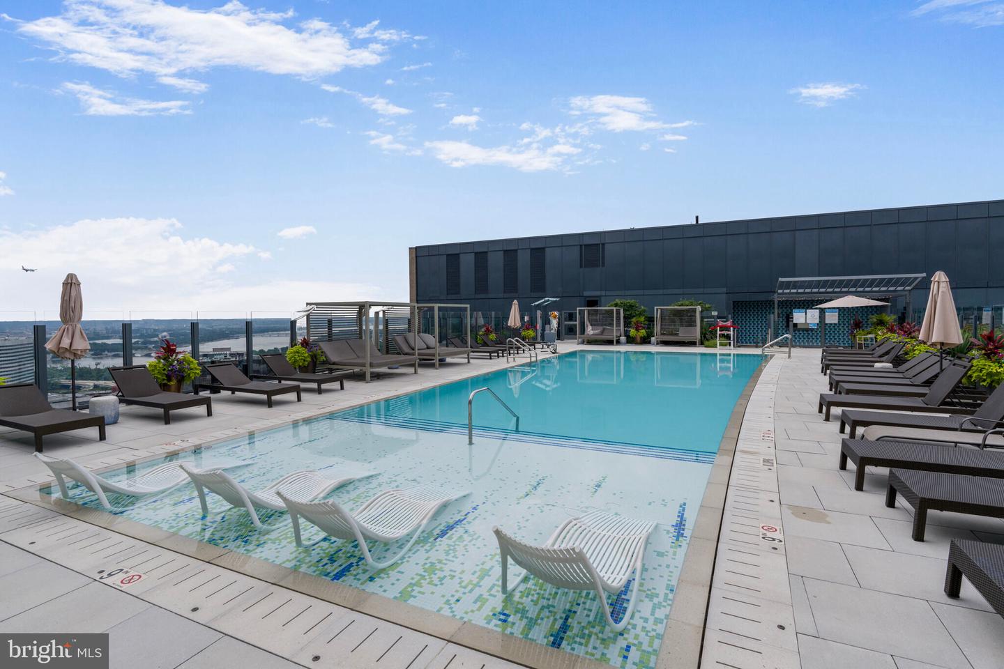 1781 N PIERCE ST #303, ARLINGTON, Virginia 22209, 2 Bedrooms Bedrooms, ,2 BathroomsBathrooms,Residential,For sale,1781 N PIERCE ST #303,VAAR2060602 MLS # VAAR2060602