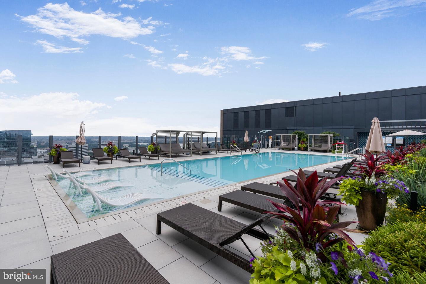 1781 N PIERCE ST #303, ARLINGTON, Virginia 22209, 2 Bedrooms Bedrooms, ,2 BathroomsBathrooms,Residential,For sale,1781 N PIERCE ST #303,VAAR2060602 MLS # VAAR2060602