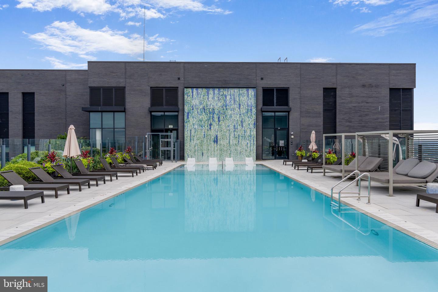 1781 N PIERCE ST #303, ARLINGTON, Virginia 22209, 2 Bedrooms Bedrooms, ,2 BathroomsBathrooms,Residential,For sale,1781 N PIERCE ST #303,VAAR2060602 MLS # VAAR2060602