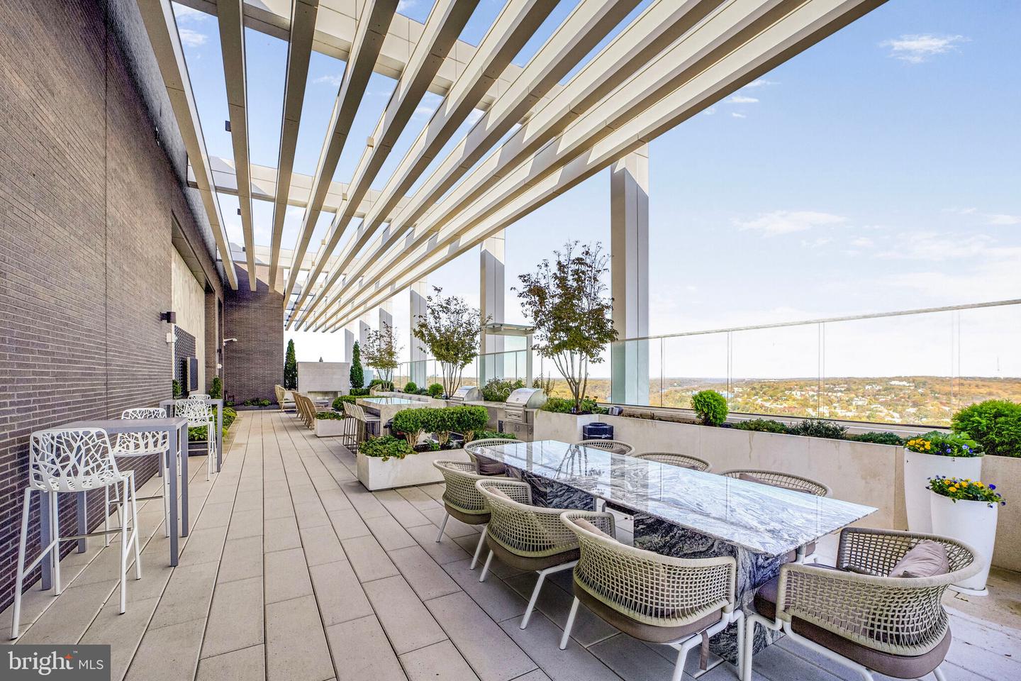 1781 N PIERCE ST #303, ARLINGTON, Virginia 22209, 2 Bedrooms Bedrooms, ,2 BathroomsBathrooms,Residential,For sale,1781 N PIERCE ST #303,VAAR2060602 MLS # VAAR2060602