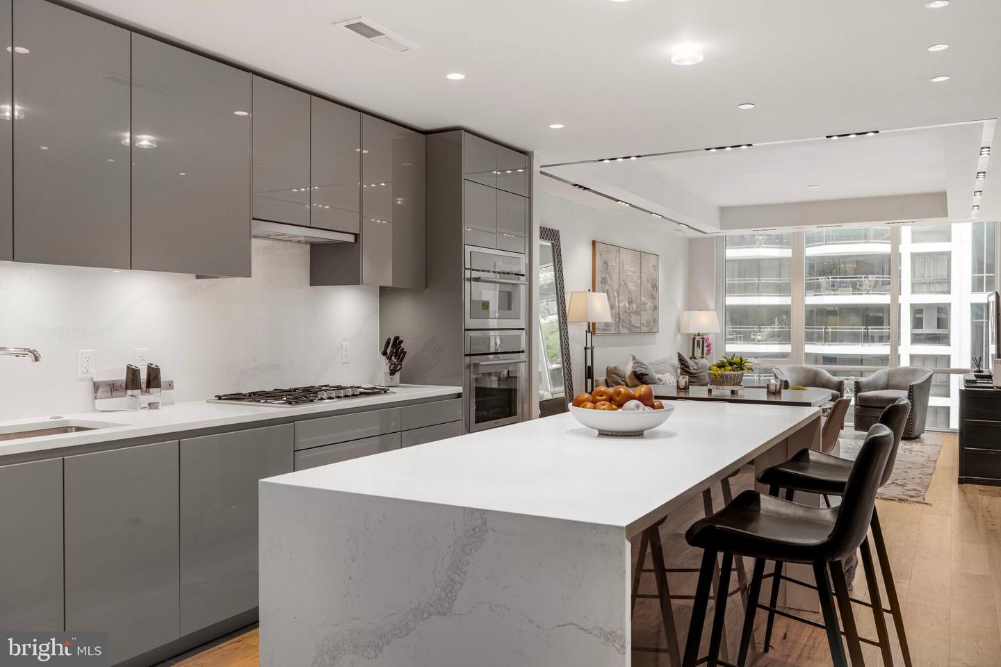 1781 N PIERCE ST #303, ARLINGTON, Virginia 22209, 2 Bedrooms Bedrooms, ,2 BathroomsBathrooms,Residential,For sale,1781 N PIERCE ST #303,VAAR2060602 MLS # VAAR2060602