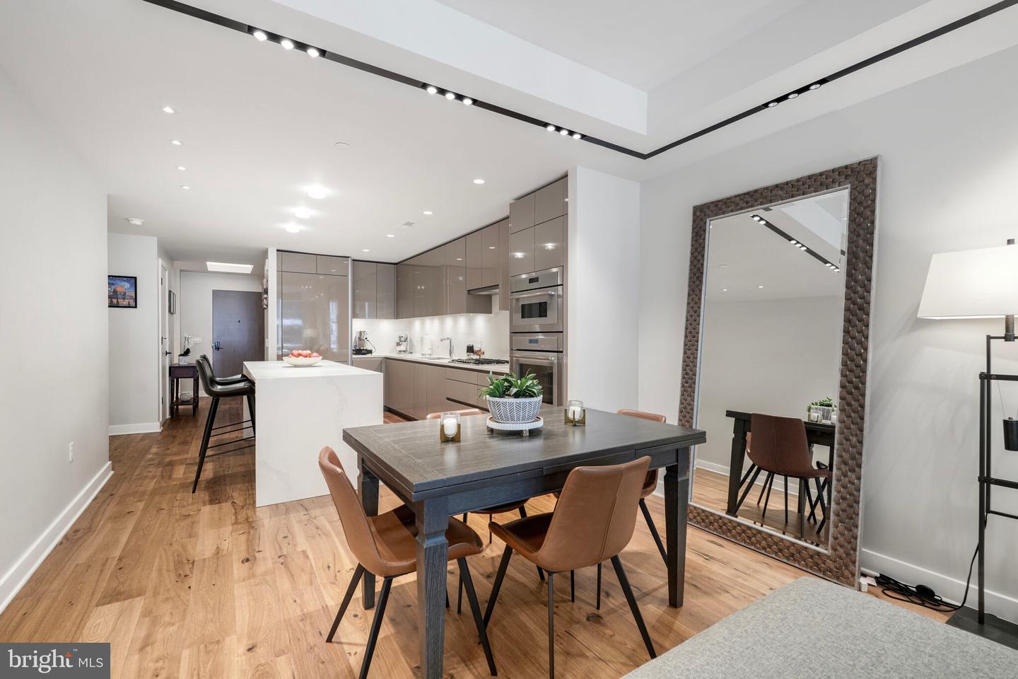 1781 N PIERCE ST #303, ARLINGTON, Virginia 22209, 2 Bedrooms Bedrooms, ,2 BathroomsBathrooms,Residential,For sale,1781 N PIERCE ST #303,VAAR2060602 MLS # VAAR2060602