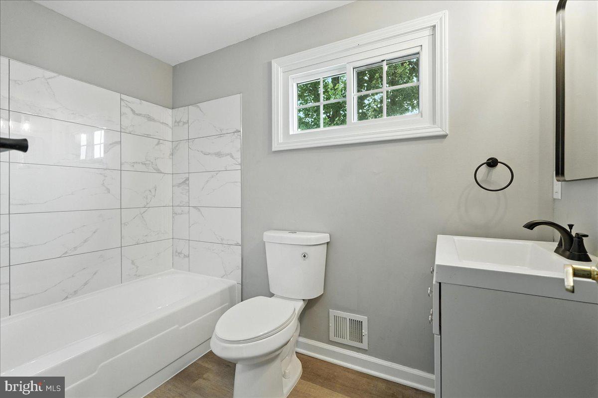 120 N KENNEDY RD, STERLING, Virginia 20164, 4 Bedrooms Bedrooms, ,2 BathroomsBathrooms,Residential,For sale,120 N KENNEDY RD,VALO2101886 MLS # VALO2101886