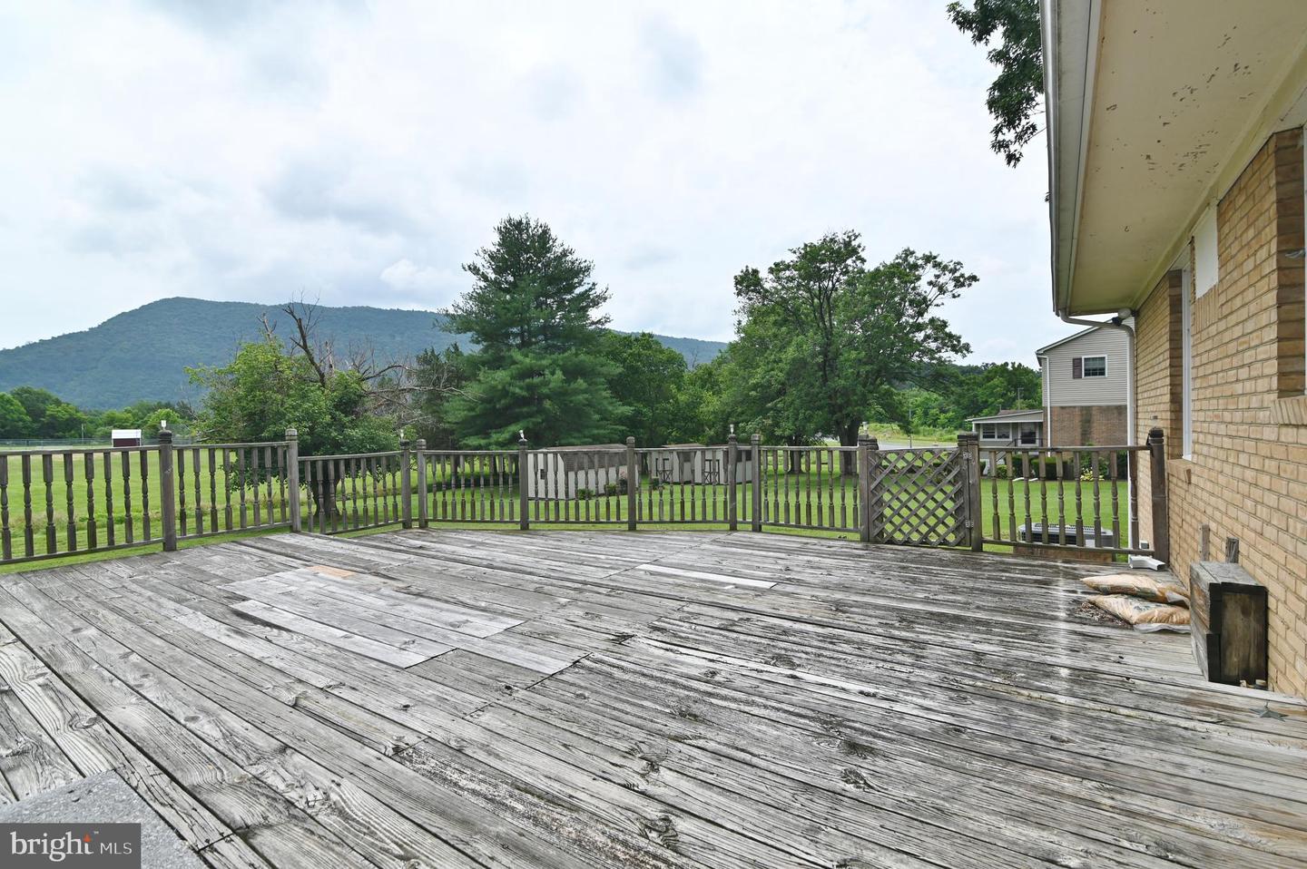 423 MILLER DR, STRASBURG, Virginia 22657, 3 Bedrooms Bedrooms, ,2 BathroomsBathrooms,Residential,For sale,423 MILLER DR,VASH2011974 MLS # VASH2011974