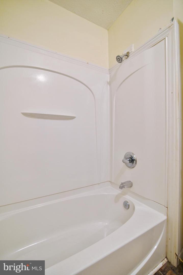 423 MILLER DR, STRASBURG, Virginia 22657, 3 Bedrooms Bedrooms, ,2 BathroomsBathrooms,Residential,For sale,423 MILLER DR,VASH2011974 MLS # VASH2011974