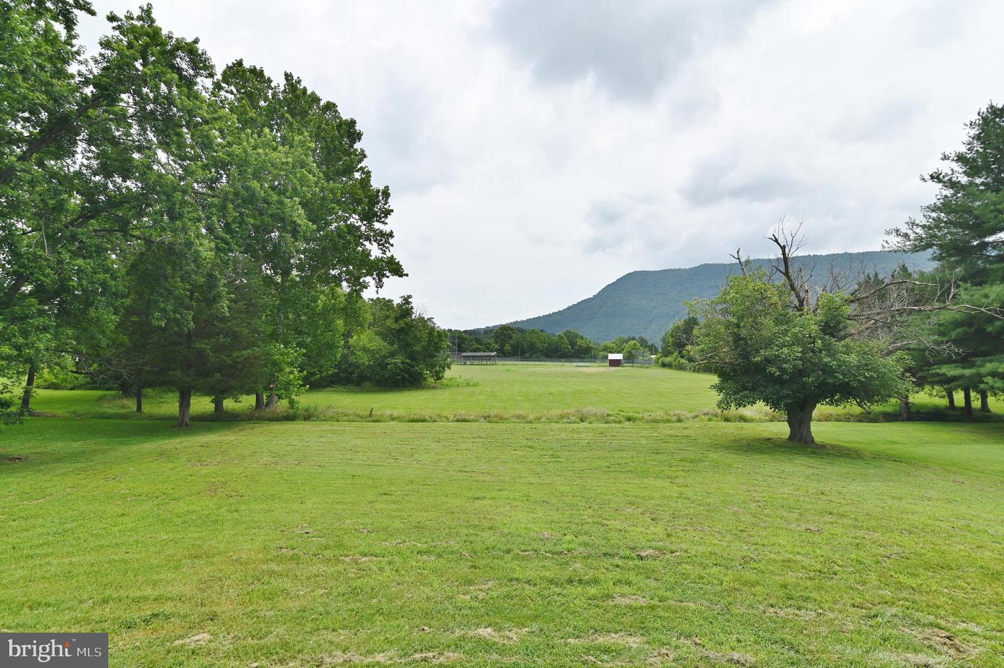 423 MILLER DR, STRASBURG, Virginia 22657, 3 Bedrooms Bedrooms, ,2 BathroomsBathrooms,Residential,For sale,423 MILLER DR,VASH2011974 MLS # VASH2011974