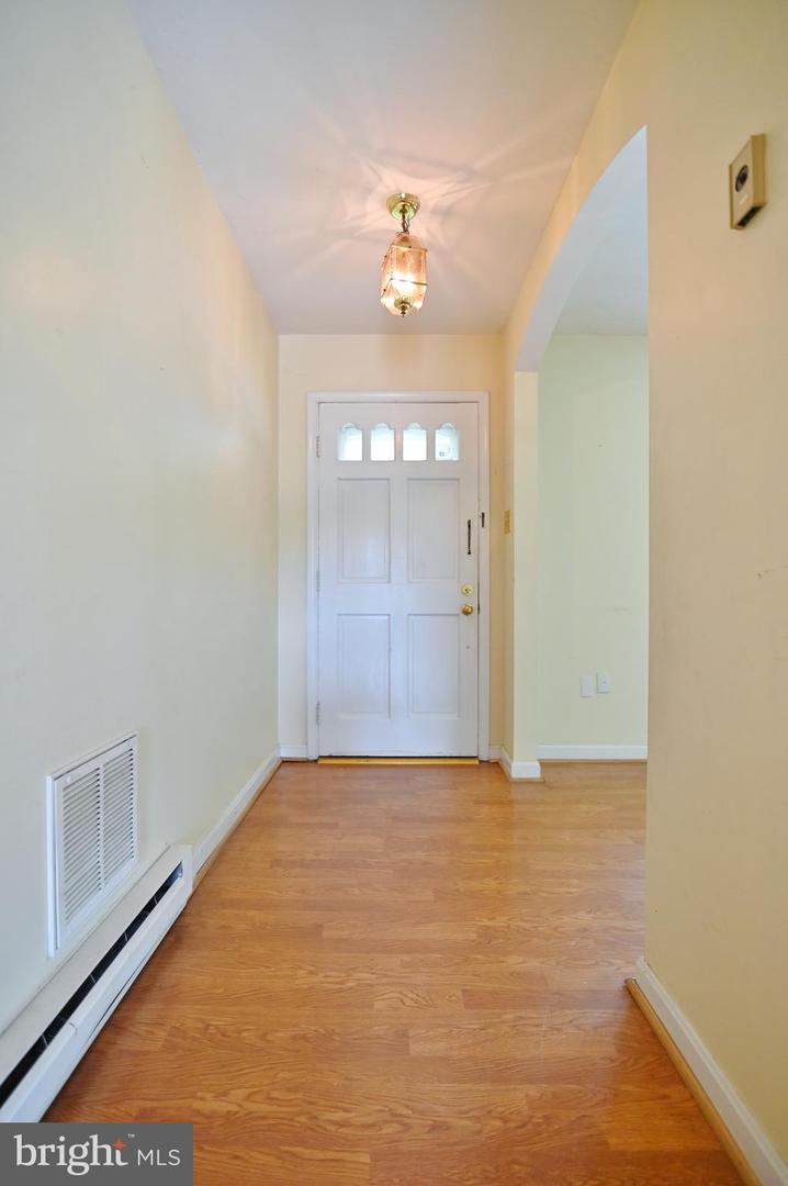 423 MILLER DR, STRASBURG, Virginia 22657, 3 Bedrooms Bedrooms, ,2 BathroomsBathrooms,Residential,For sale,423 MILLER DR,VASH2011974 MLS # VASH2011974