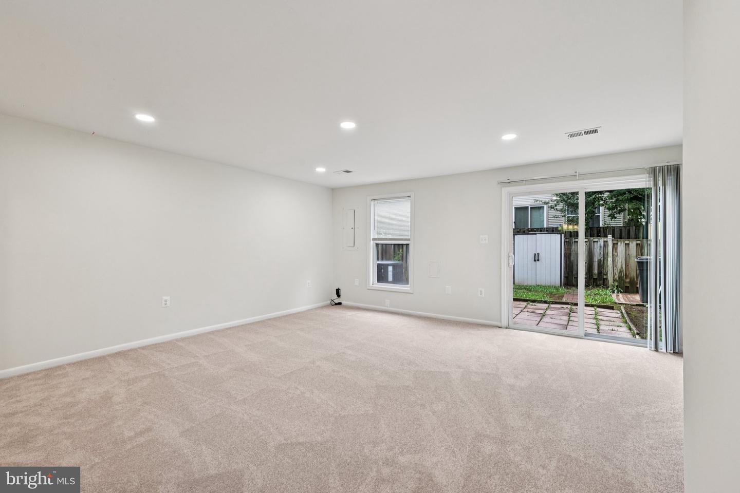 14215 HERITAGE CROSSING LN, CENTREVILLE, Virginia 20120, 3 Bedrooms Bedrooms, ,3 BathroomsBathrooms,Residential,For sale,14215 HERITAGE CROSSING LN,VAFX2254984 MLS # VAFX2254984