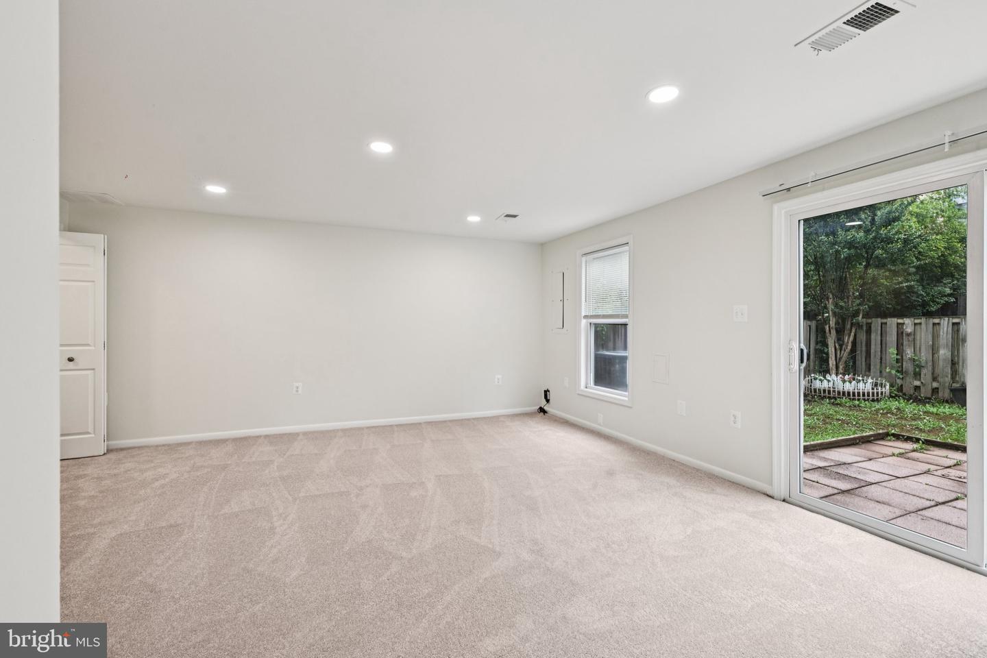 14215 HERITAGE CROSSING LN, CENTREVILLE, Virginia 20120, 3 Bedrooms Bedrooms, ,3 BathroomsBathrooms,Residential,For sale,14215 HERITAGE CROSSING LN,VAFX2254984 MLS # VAFX2254984