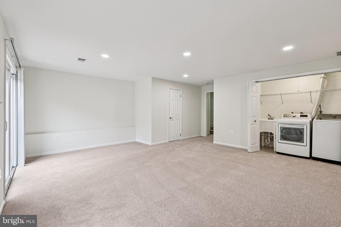 14215 HERITAGE CROSSING LN, CENTREVILLE, Virginia 20120, 3 Bedrooms Bedrooms, ,3 BathroomsBathrooms,Residential,For sale,14215 HERITAGE CROSSING LN,VAFX2254984 MLS # VAFX2254984