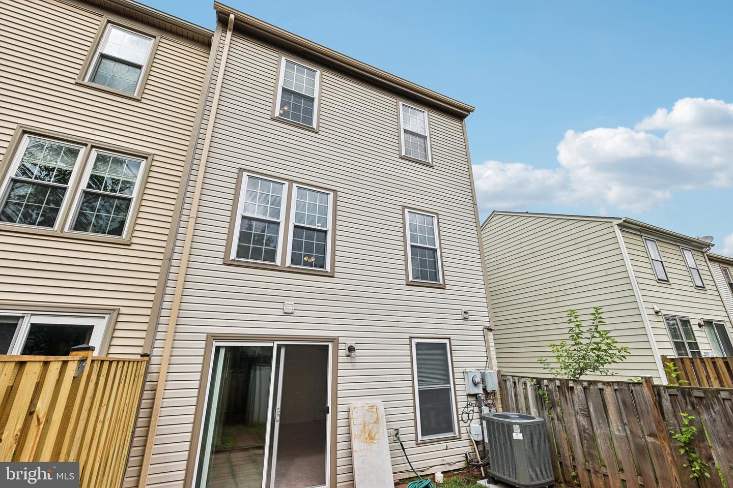 14215 HERITAGE CROSSING LN, CENTREVILLE, Virginia 20120, 3 Bedrooms Bedrooms, ,3 BathroomsBathrooms,Residential,For sale,14215 HERITAGE CROSSING LN,VAFX2254984 MLS # VAFX2254984