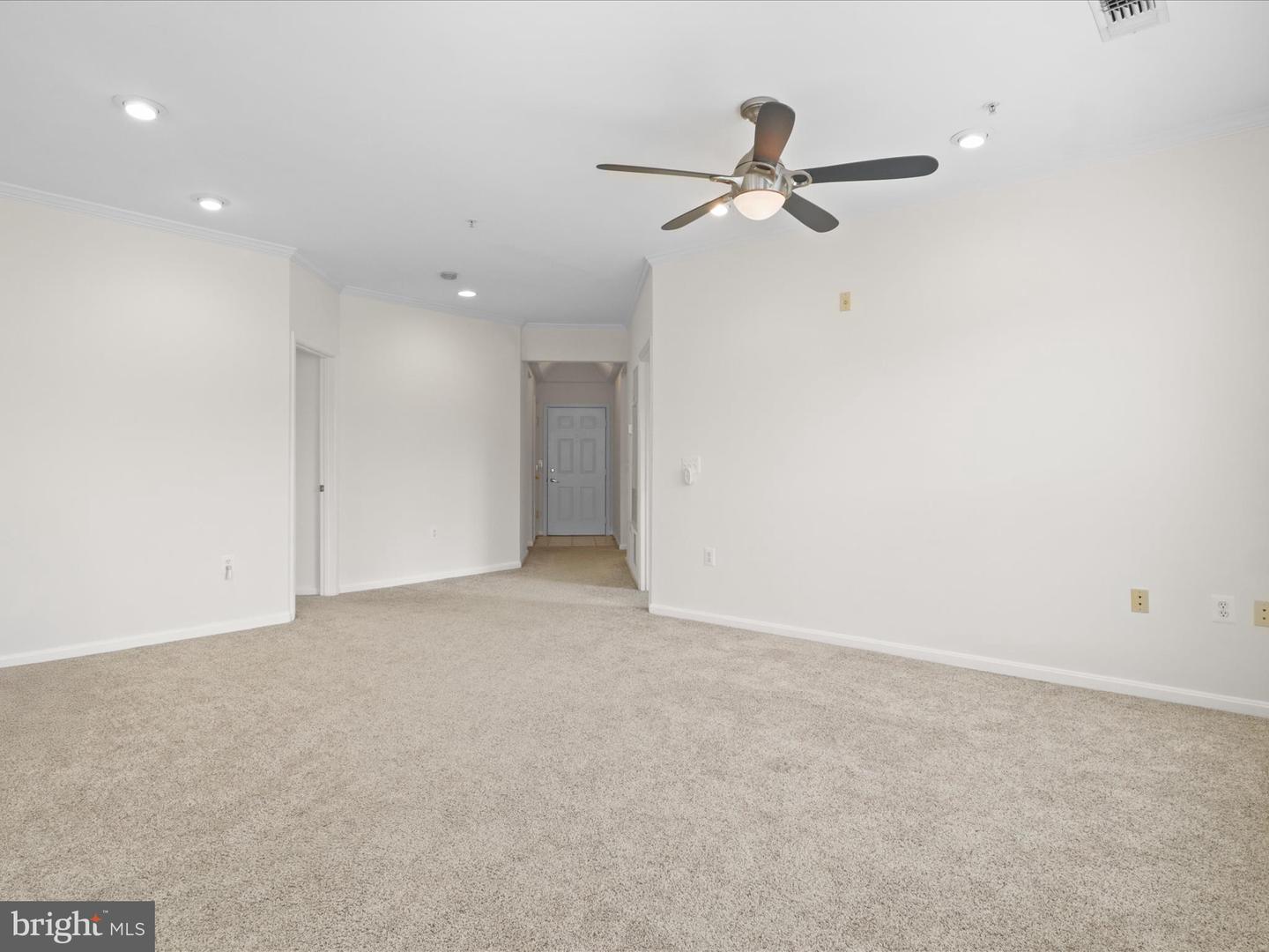 2921 DEER HOLLOW WAY #310, FAIRFAX, Virginia 22031, 3 Bedrooms Bedrooms, ,2 BathroomsBathrooms,Residential,For sale,2921 DEER HOLLOW WAY #310,VAFX2255068 MLS # VAFX2255068