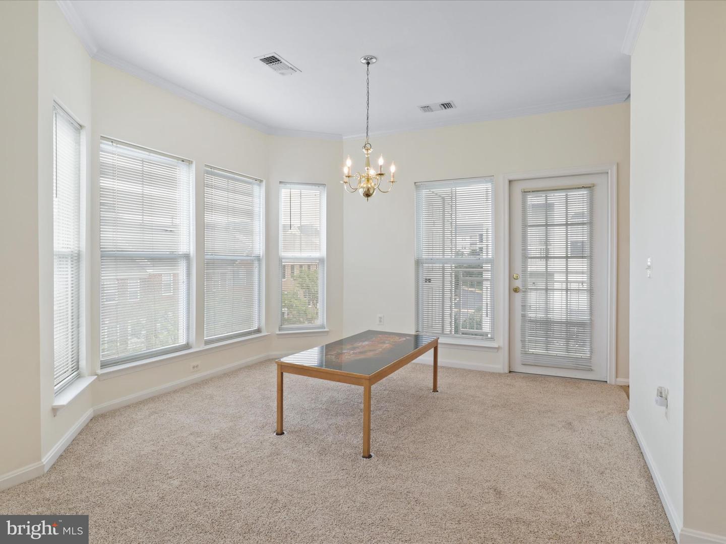 2921 DEER HOLLOW WAY #310, FAIRFAX, Virginia 22031, 3 Bedrooms Bedrooms, ,2 BathroomsBathrooms,Residential,For sale,2921 DEER HOLLOW WAY #310,VAFX2255068 MLS # VAFX2255068