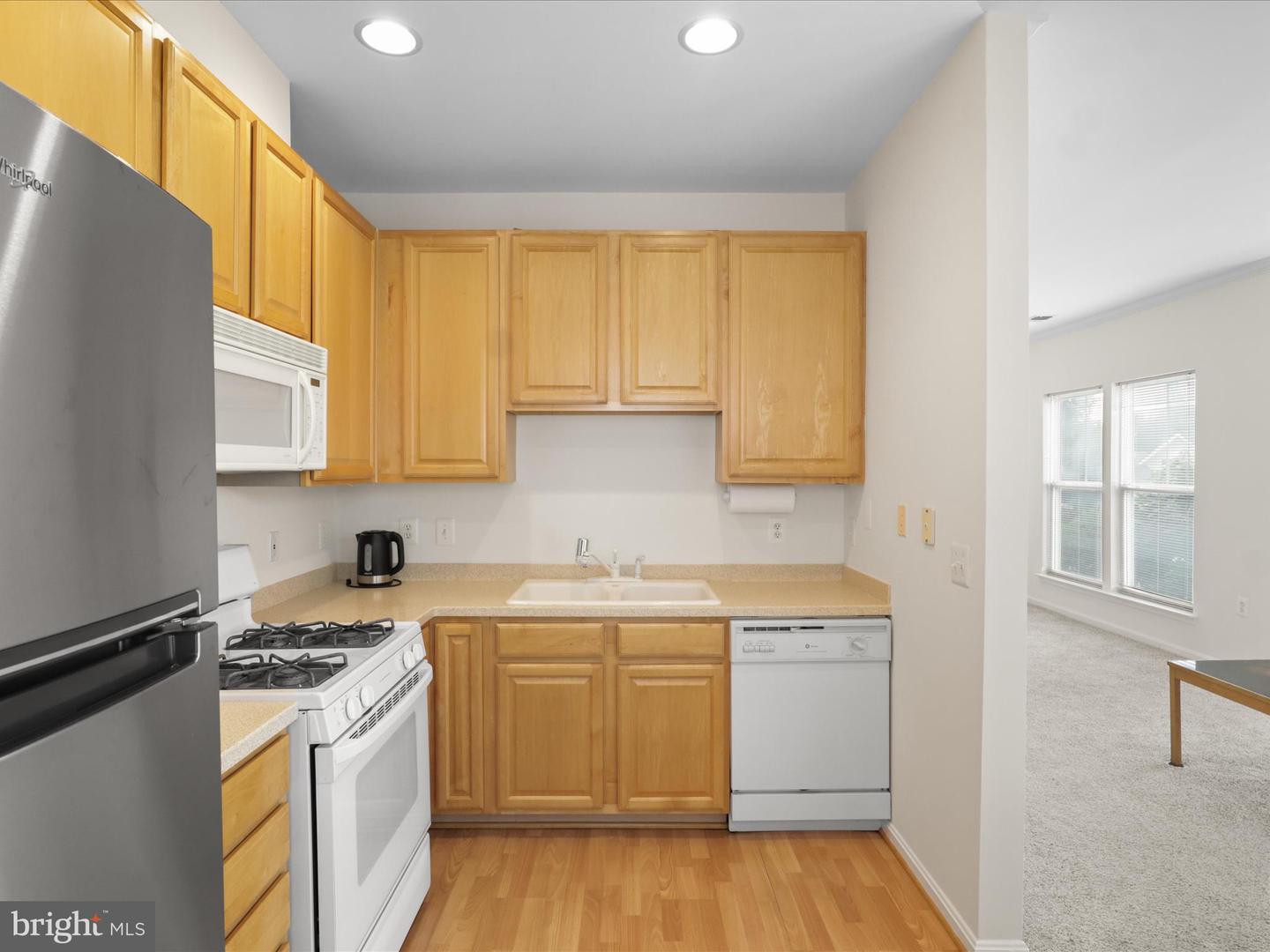 2921 DEER HOLLOW WAY #310, FAIRFAX, Virginia 22031, 3 Bedrooms Bedrooms, ,2 BathroomsBathrooms,Residential,For sale,2921 DEER HOLLOW WAY #310,VAFX2255068 MLS # VAFX2255068
