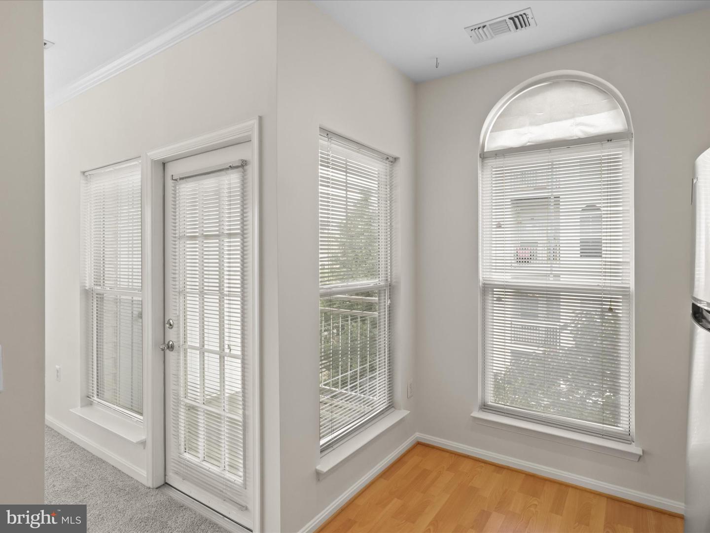 2921 DEER HOLLOW WAY #310, FAIRFAX, Virginia 22031, 3 Bedrooms Bedrooms, ,2 BathroomsBathrooms,Residential,For sale,2921 DEER HOLLOW WAY #310,VAFX2255068 MLS # VAFX2255068