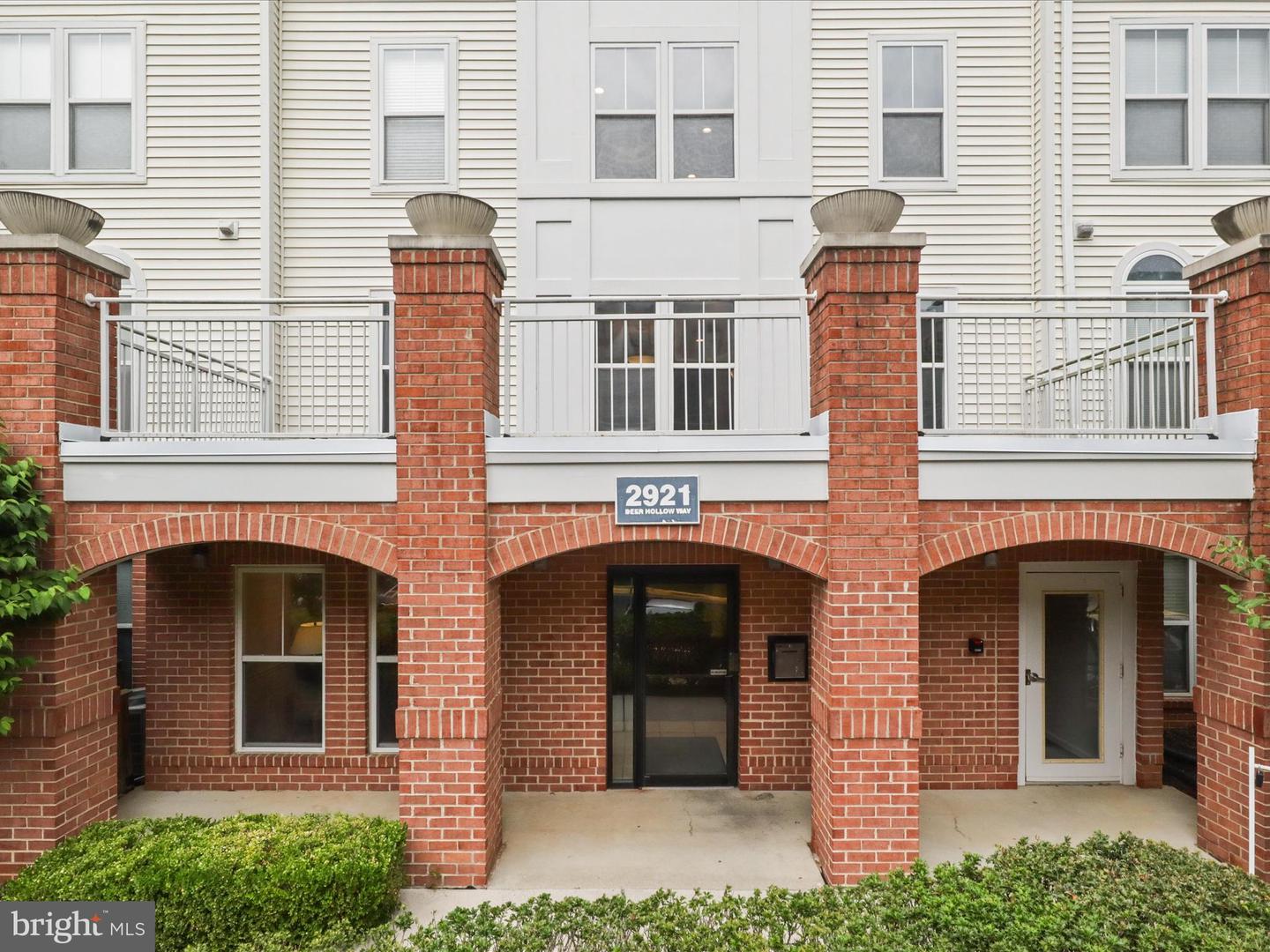 2921 DEER HOLLOW WAY #310, FAIRFAX, Virginia 22031, 3 Bedrooms Bedrooms, ,2 BathroomsBathrooms,Residential,For sale,2921 DEER HOLLOW WAY #310,VAFX2255068 MLS # VAFX2255068