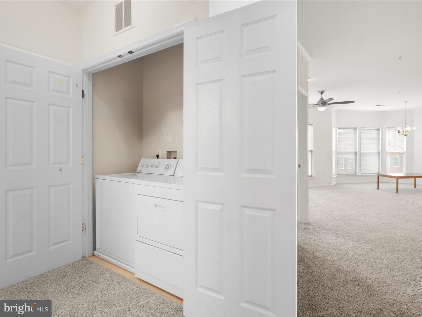2921 DEER HOLLOW WAY #310, FAIRFAX, Virginia 22031, 3 Bedrooms Bedrooms, ,2 BathroomsBathrooms,Residential,For sale,2921 DEER HOLLOW WAY #310,VAFX2255068 MLS # VAFX2255068