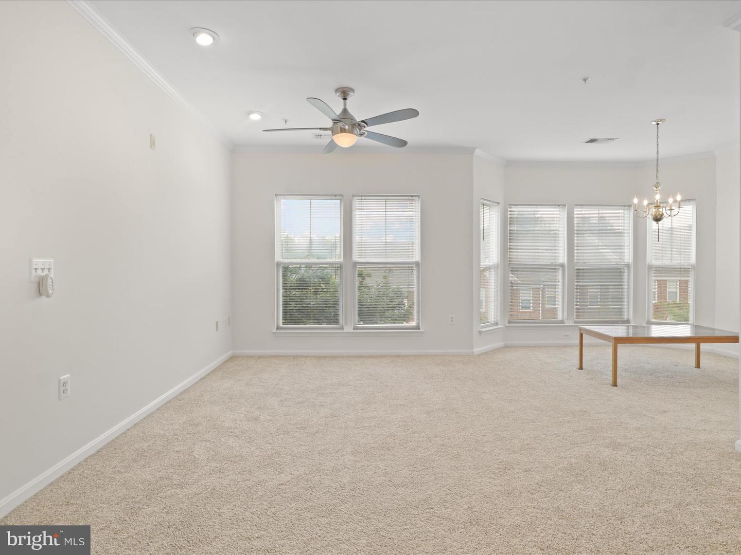 2921 DEER HOLLOW WAY #310, FAIRFAX, Virginia 22031, 3 Bedrooms Bedrooms, ,2 BathroomsBathrooms,Residential,For sale,2921 DEER HOLLOW WAY #310,VAFX2255068 MLS # VAFX2255068