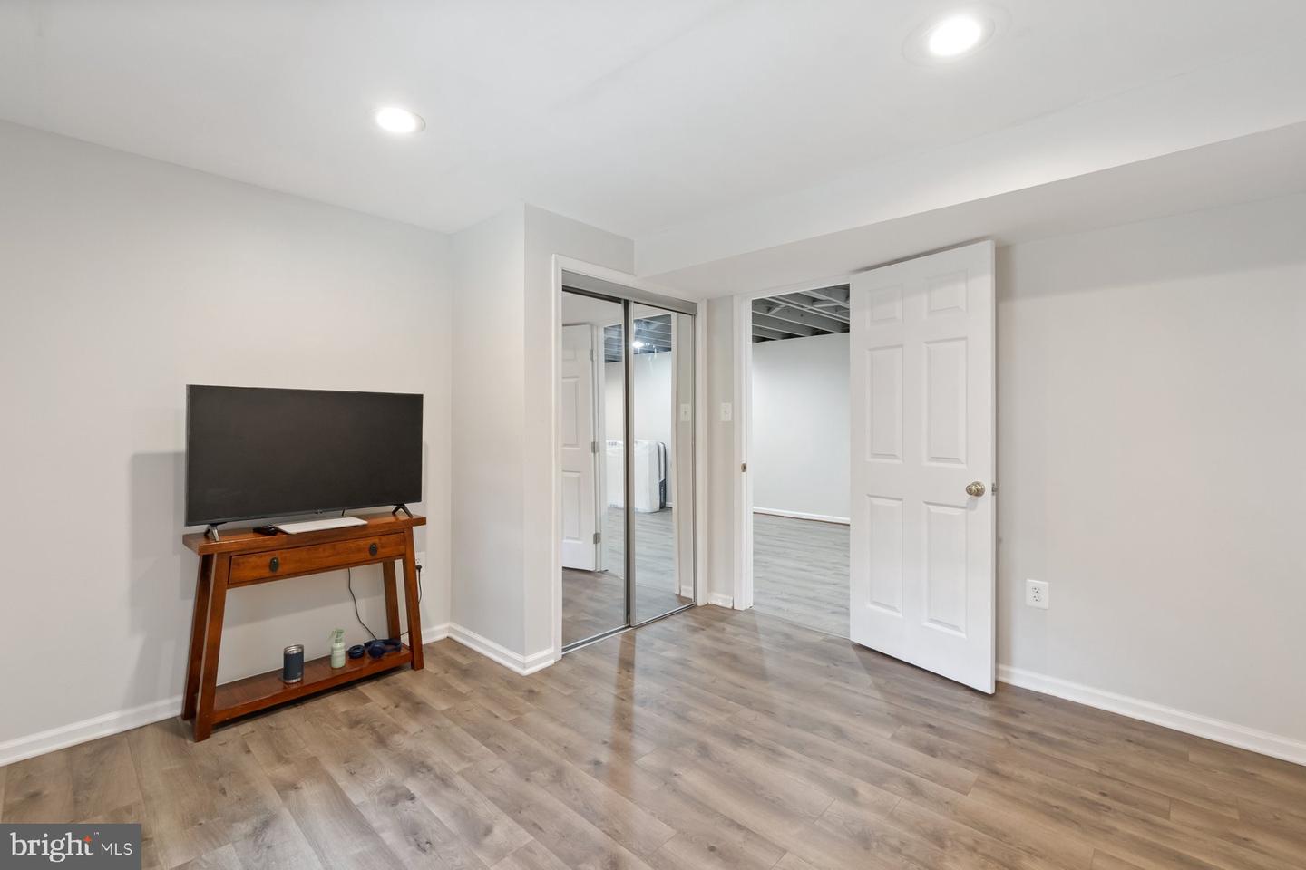 6607 SANDOVER CT, SPRINGFIELD, Virginia 22152, 5 Bedrooms Bedrooms, ,3 BathroomsBathrooms,Residential,For sale,6607 SANDOVER CT,VAFX2254990 MLS # VAFX2254990