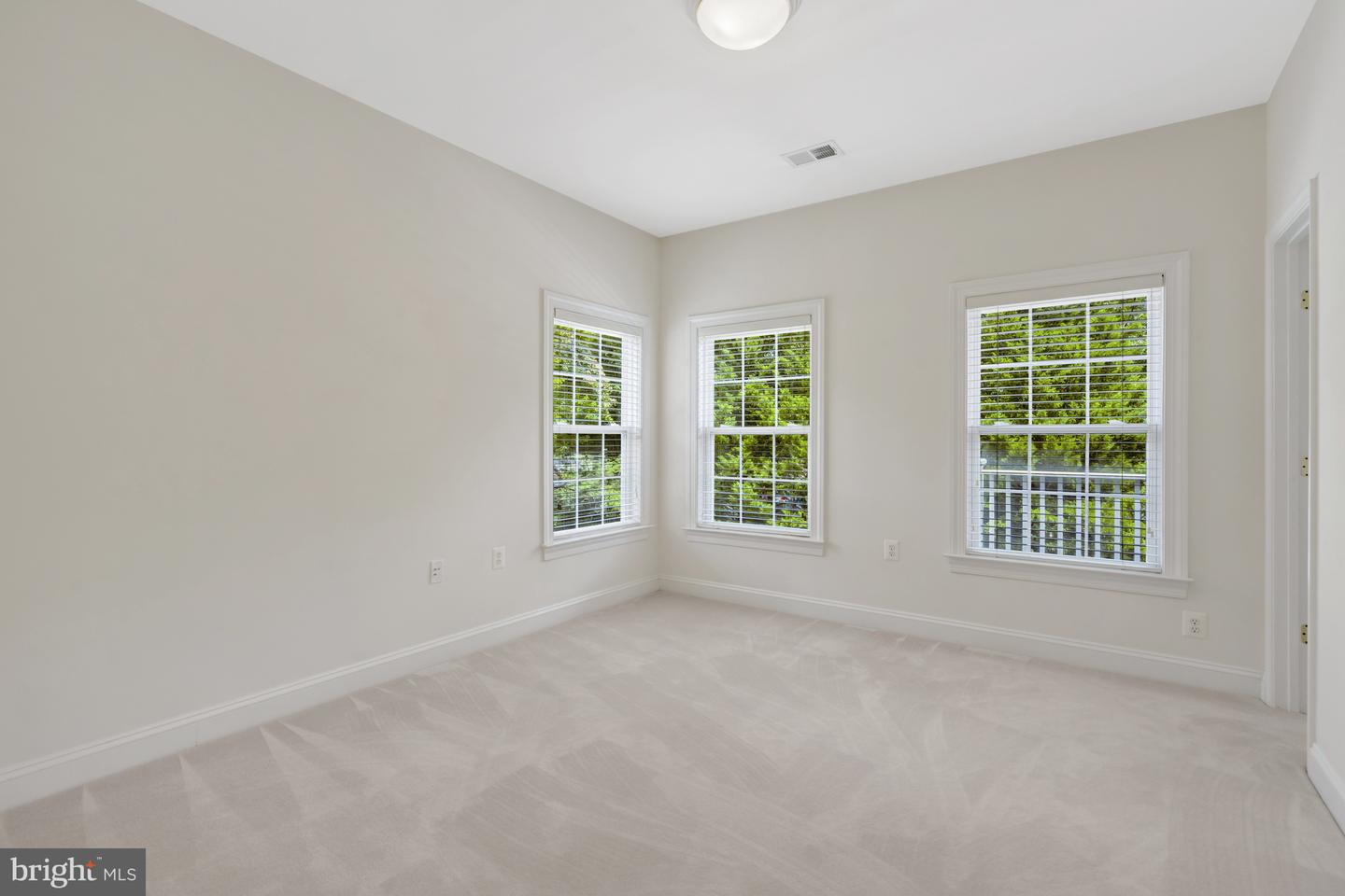 9776 MAPLE TRACE CIR, FAIRFAX, Virginia 22032, 4 Bedrooms Bedrooms, ,4 BathroomsBathrooms,Residential,For sale,9776 MAPLE TRACE CIR,VAFC2006610 MLS # VAFC2006610