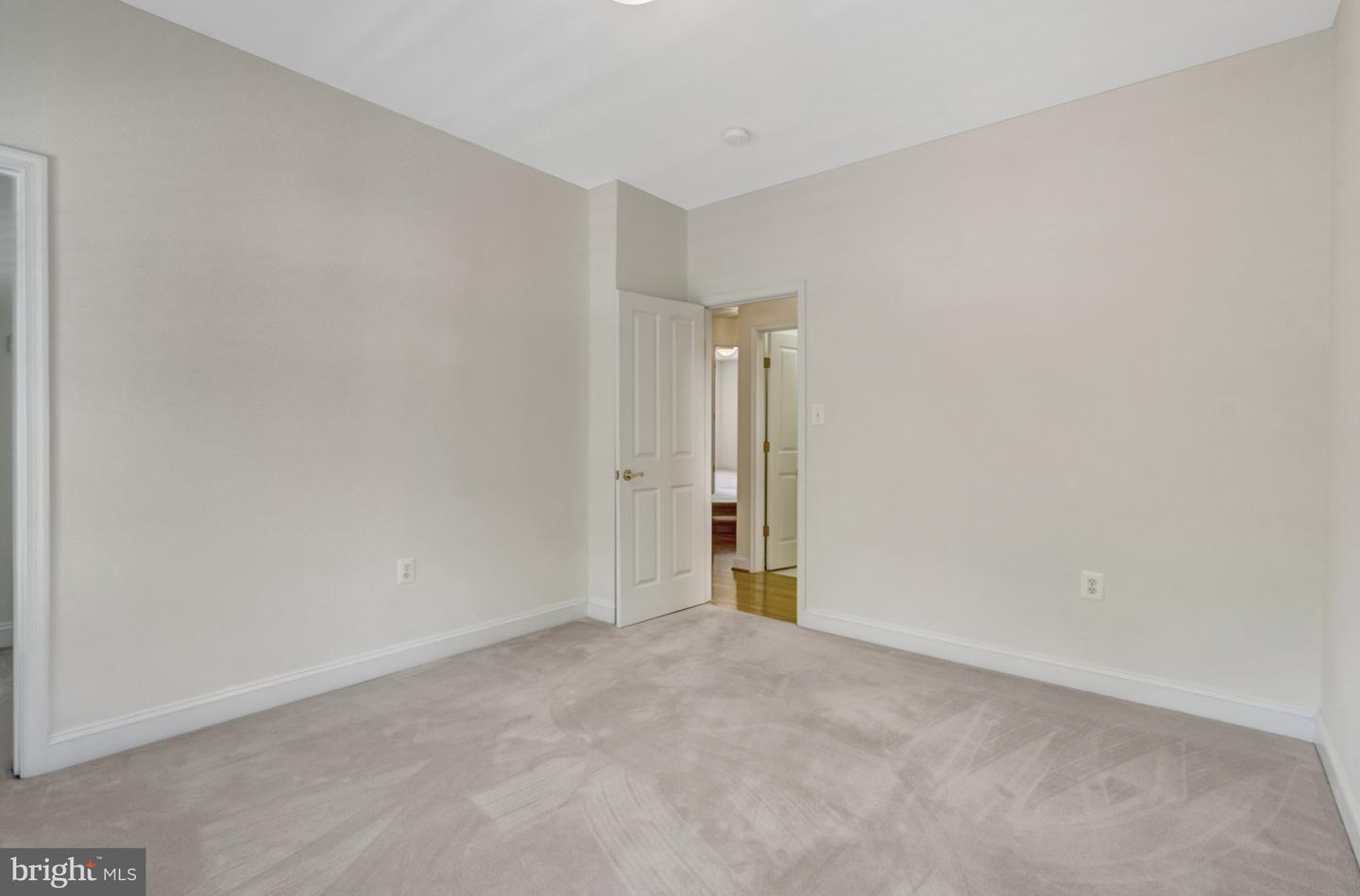 9776 MAPLE TRACE CIR, FAIRFAX, Virginia 22032, 4 Bedrooms Bedrooms, ,4 BathroomsBathrooms,Residential,For sale,9776 MAPLE TRACE CIR,VAFC2006610 MLS # VAFC2006610