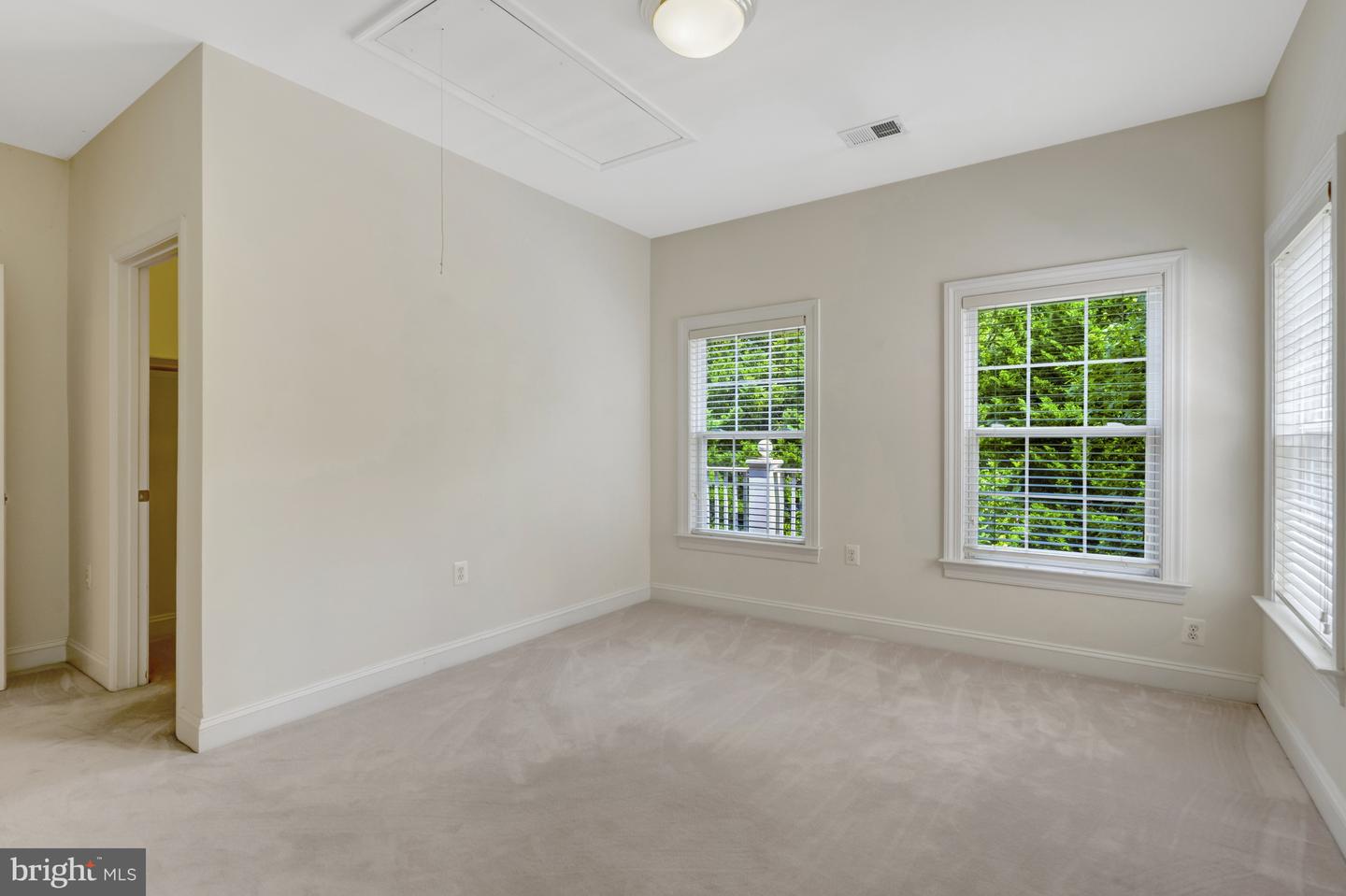 9776 MAPLE TRACE CIR, FAIRFAX, Virginia 22032, 4 Bedrooms Bedrooms, ,4 BathroomsBathrooms,Residential,For sale,9776 MAPLE TRACE CIR,VAFC2006610 MLS # VAFC2006610