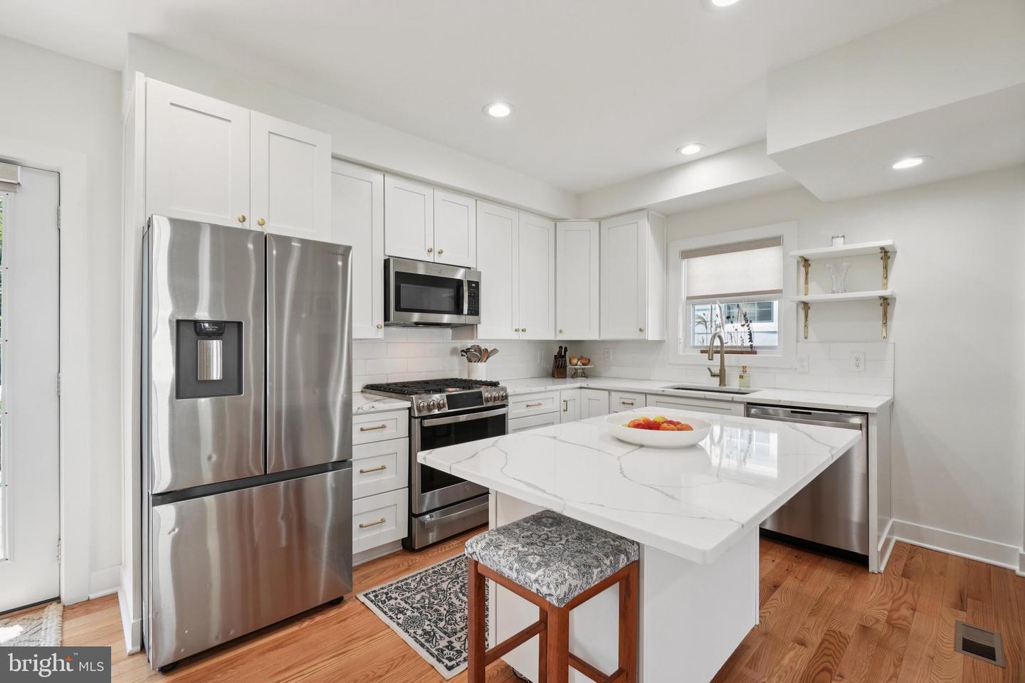 1804 N CLEVELAND ST, ARLINGTON, Virginia 22201, 2 Bedrooms Bedrooms, ,2 BathroomsBathrooms,Residential,For sale,1804 N CLEVELAND ST,VAAR2060624 MLS # VAAR2060624