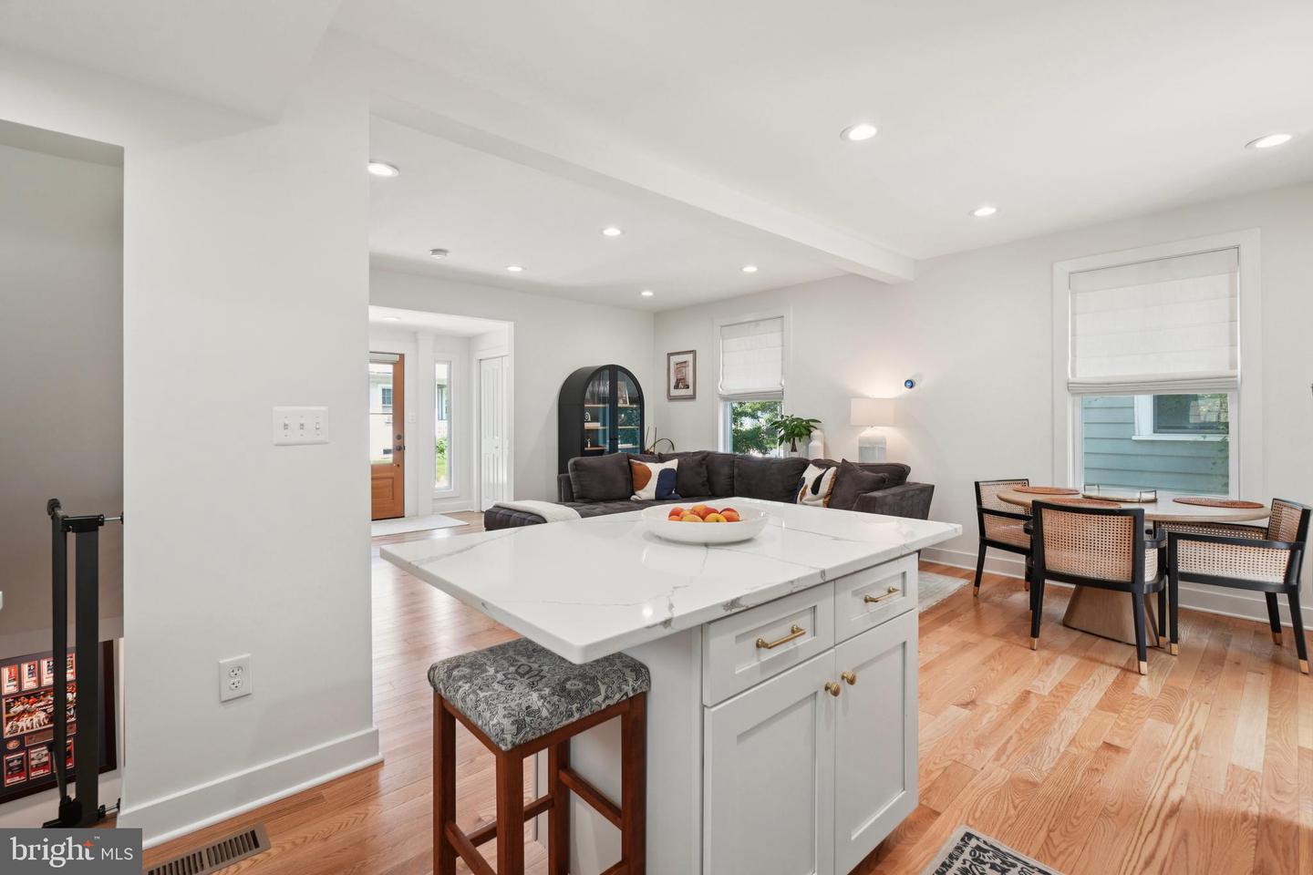 1804 N CLEVELAND ST, ARLINGTON, Virginia 22201, 2 Bedrooms Bedrooms, ,2 BathroomsBathrooms,Residential,For sale,1804 N CLEVELAND ST,VAAR2060624 MLS # VAAR2060624