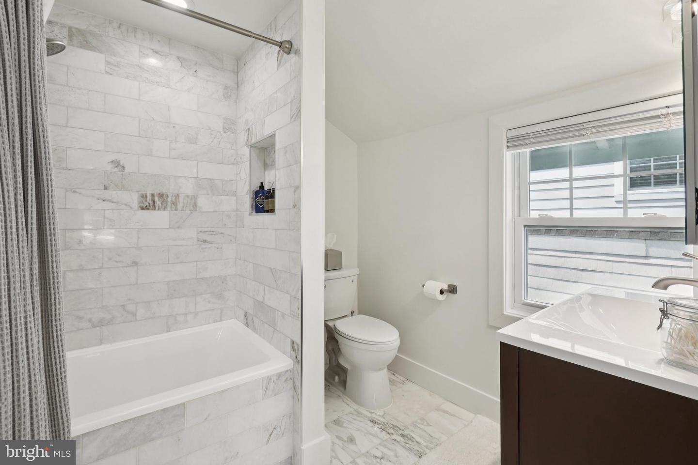 1804 N CLEVELAND ST, ARLINGTON, Virginia 22201, 2 Bedrooms Bedrooms, ,2 BathroomsBathrooms,Residential,For sale,1804 N CLEVELAND ST,VAAR2060624 MLS # VAAR2060624