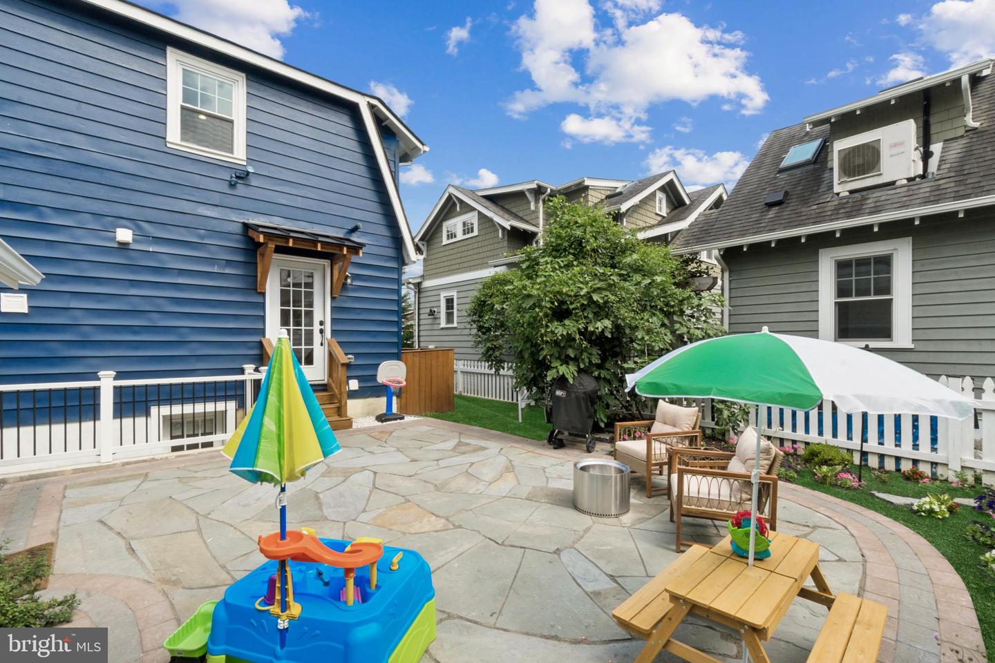 1804 N CLEVELAND ST, ARLINGTON, Virginia 22201, 2 Bedrooms Bedrooms, ,2 BathroomsBathrooms,Residential,For sale,1804 N CLEVELAND ST,VAAR2060624 MLS # VAAR2060624