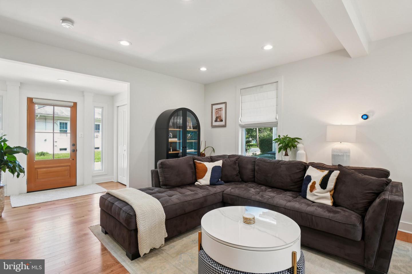 1804 N CLEVELAND ST, ARLINGTON, Virginia 22201, 2 Bedrooms Bedrooms, ,2 BathroomsBathrooms,Residential,For sale,1804 N CLEVELAND ST,VAAR2060624 MLS # VAAR2060624