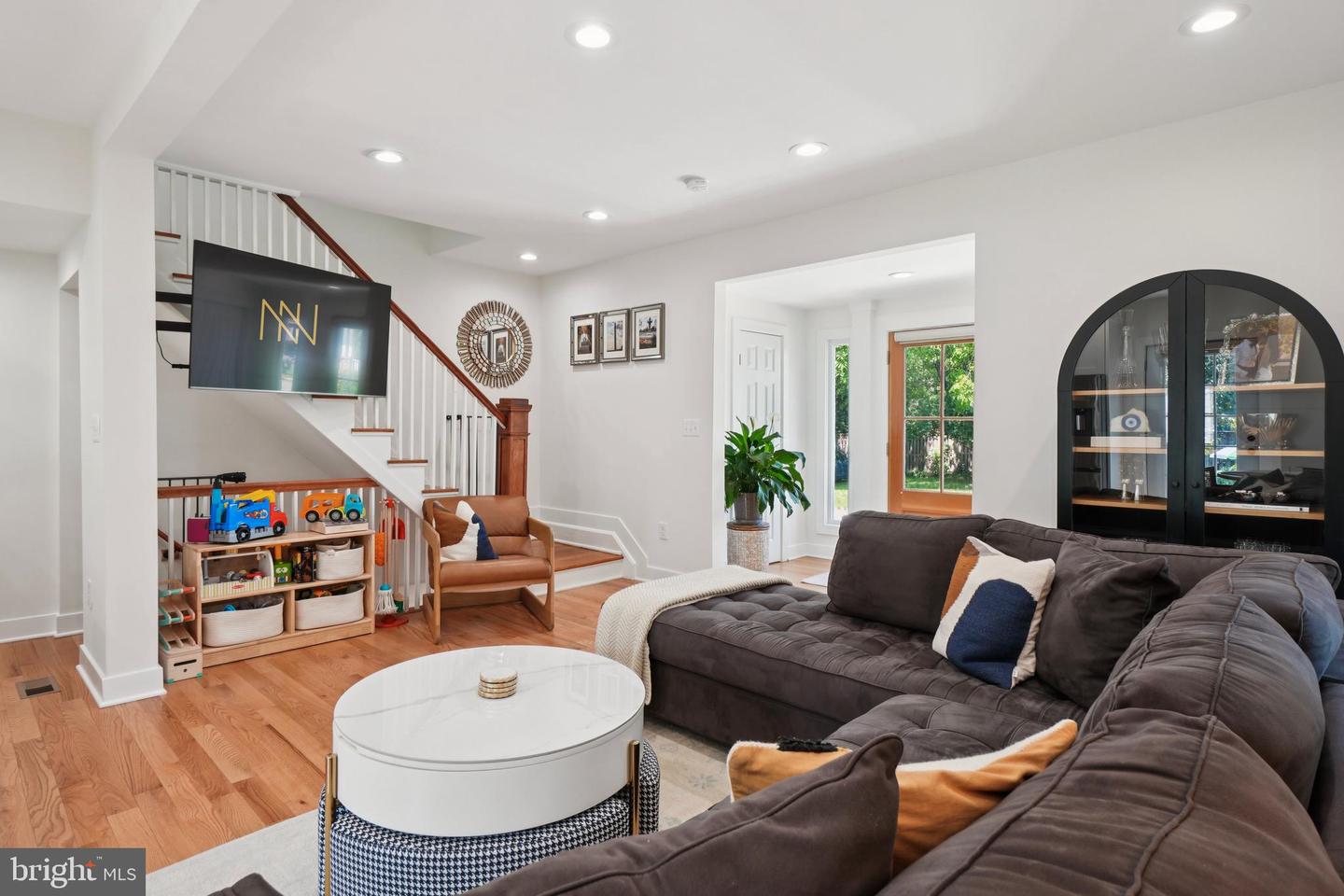1804 N CLEVELAND ST, ARLINGTON, Virginia 22201, 2 Bedrooms Bedrooms, ,2 BathroomsBathrooms,Residential,For sale,1804 N CLEVELAND ST,VAAR2060624 MLS # VAAR2060624