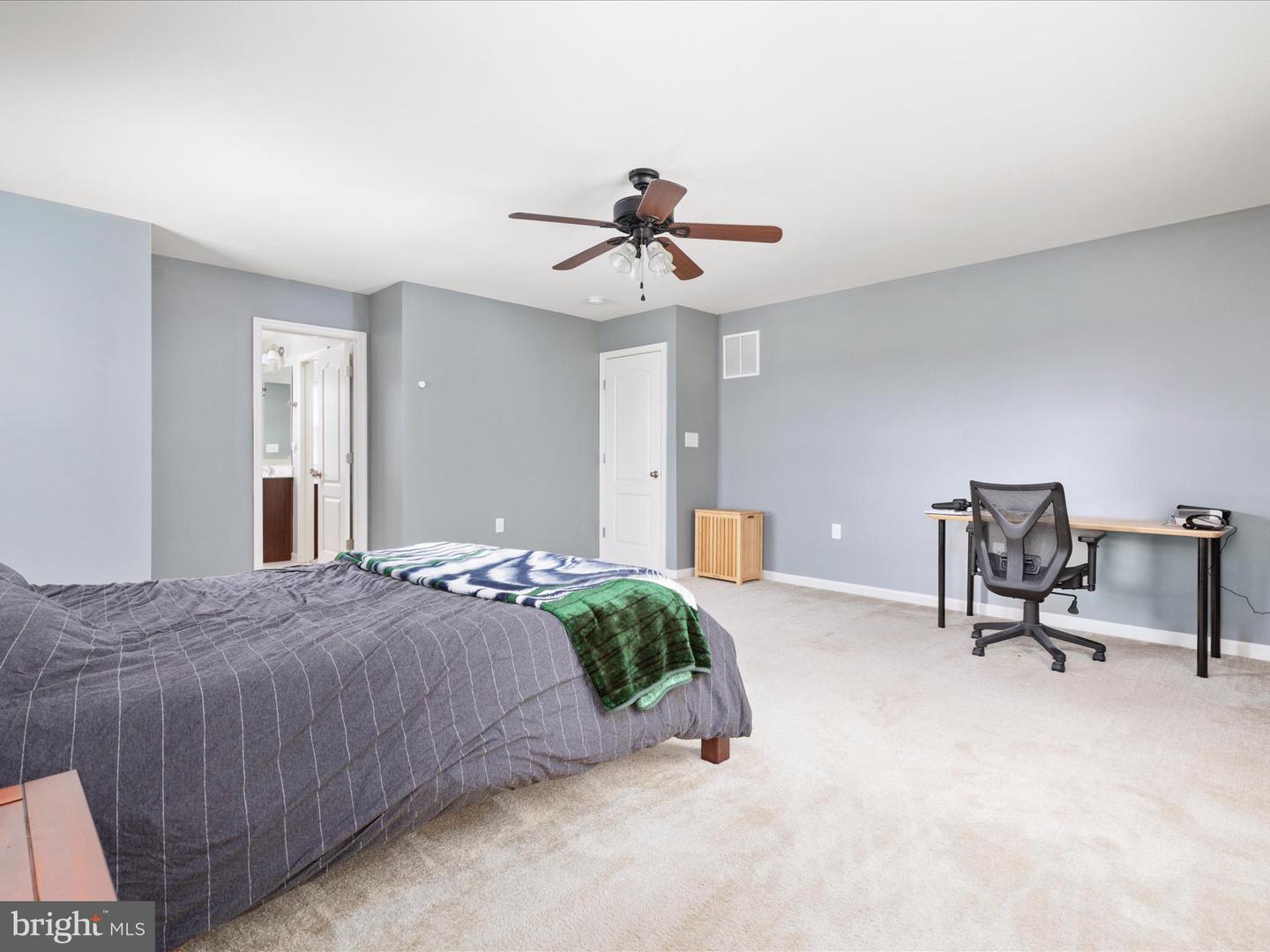 1039 W MASTERS DR, CROSS JUNCTION, Virginia 22625, 5 Bedrooms Bedrooms, ,3 BathroomsBathrooms,Residential,For sale,1039 W MASTERS DR,VAFV2035390 MLS # VAFV2035390