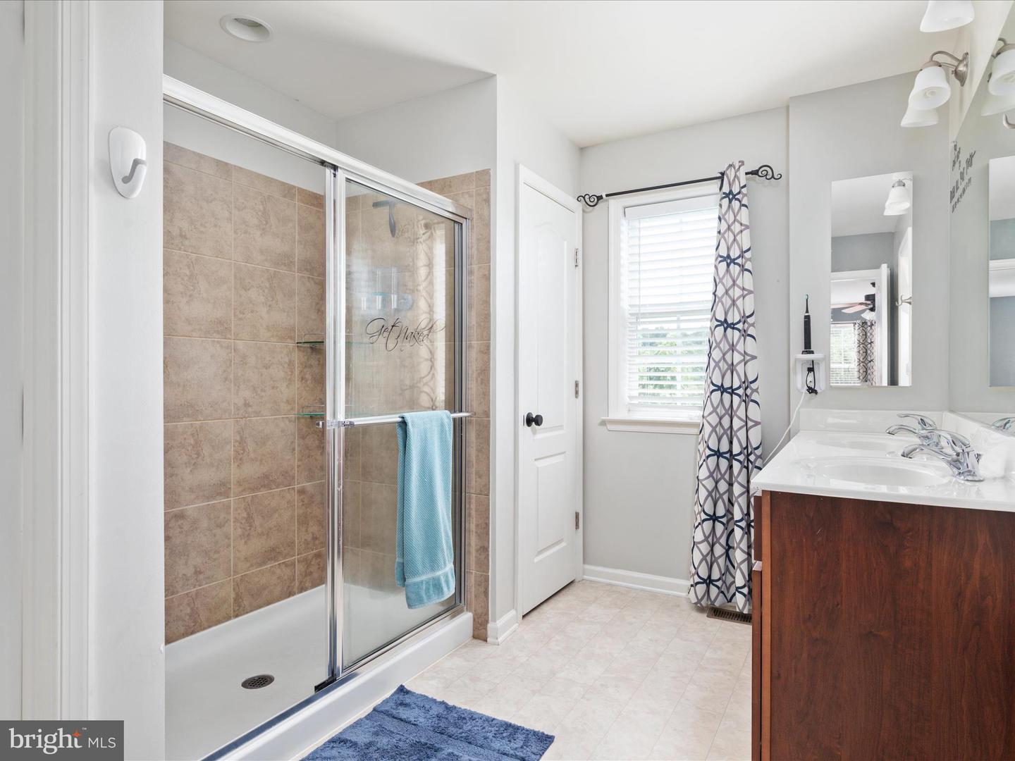1039 W MASTERS DR, CROSS JUNCTION, Virginia 22625, 5 Bedrooms Bedrooms, ,3 BathroomsBathrooms,Residential,For sale,1039 W MASTERS DR,VAFV2035390 MLS # VAFV2035390