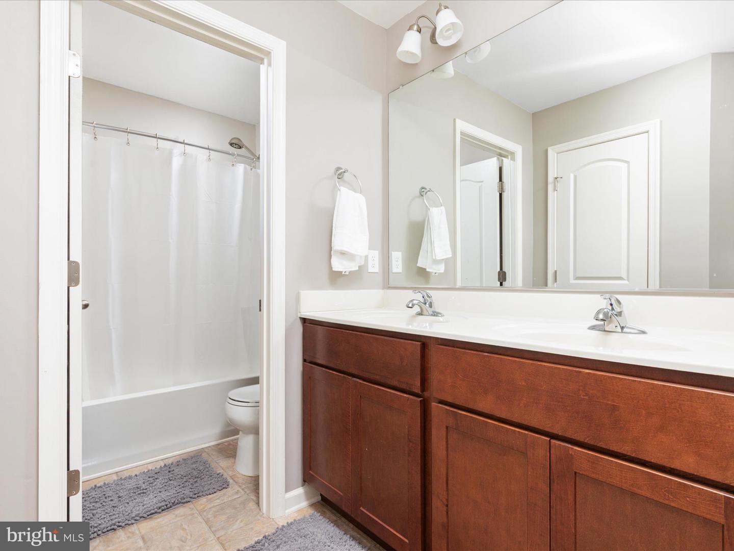 1039 W MASTERS DR, CROSS JUNCTION, Virginia 22625, 5 Bedrooms Bedrooms, ,3 BathroomsBathrooms,Residential,For sale,1039 W MASTERS DR,VAFV2035390 MLS # VAFV2035390