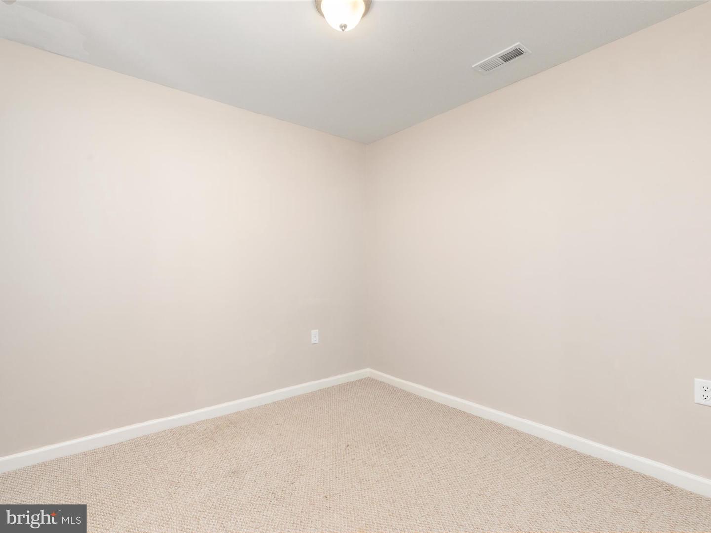 1039 W MASTERS DR, CROSS JUNCTION, Virginia 22625, 5 Bedrooms Bedrooms, ,3 BathroomsBathrooms,Residential,For sale,1039 W MASTERS DR,VAFV2035390 MLS # VAFV2035390