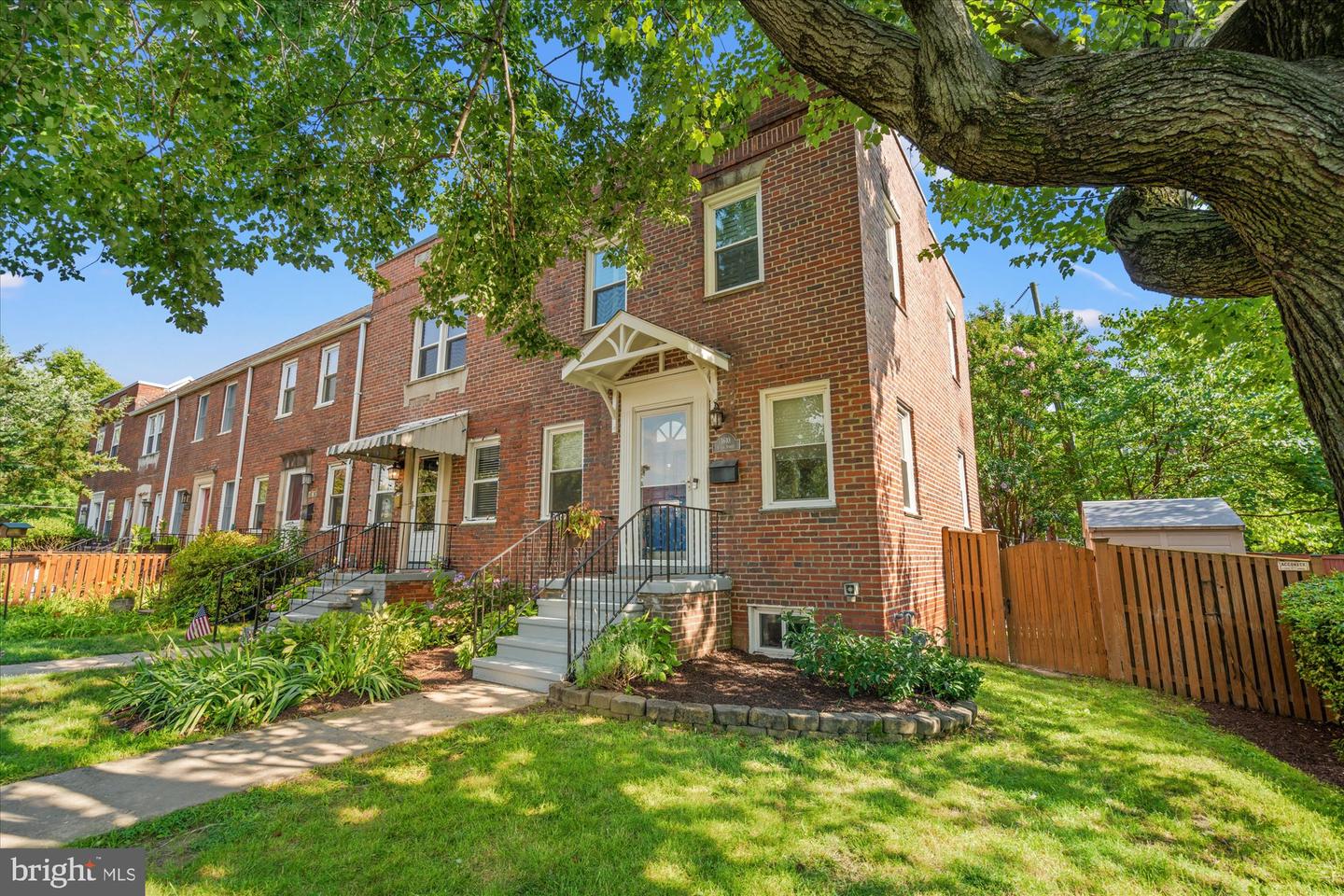 1610 SUTER ST, ALEXANDRIA, Virginia 22314, 2 Bedrooms Bedrooms, ,2 BathroomsBathrooms,Residential,For sale,1610 SUTER ST,VAAX2047406 MLS # VAAX2047406