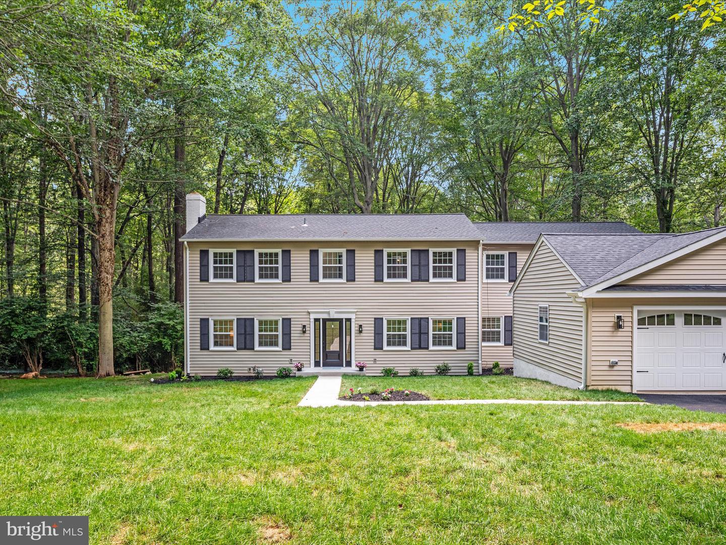 13209 JOHNNY MOORE LN, CLIFTON, Virginia 20124, 5 Bedrooms Bedrooms, ,4 BathroomsBathrooms,Residential,For sale,13209 JOHNNY MOORE LN,VAFX2255096 MLS # VAFX2255096