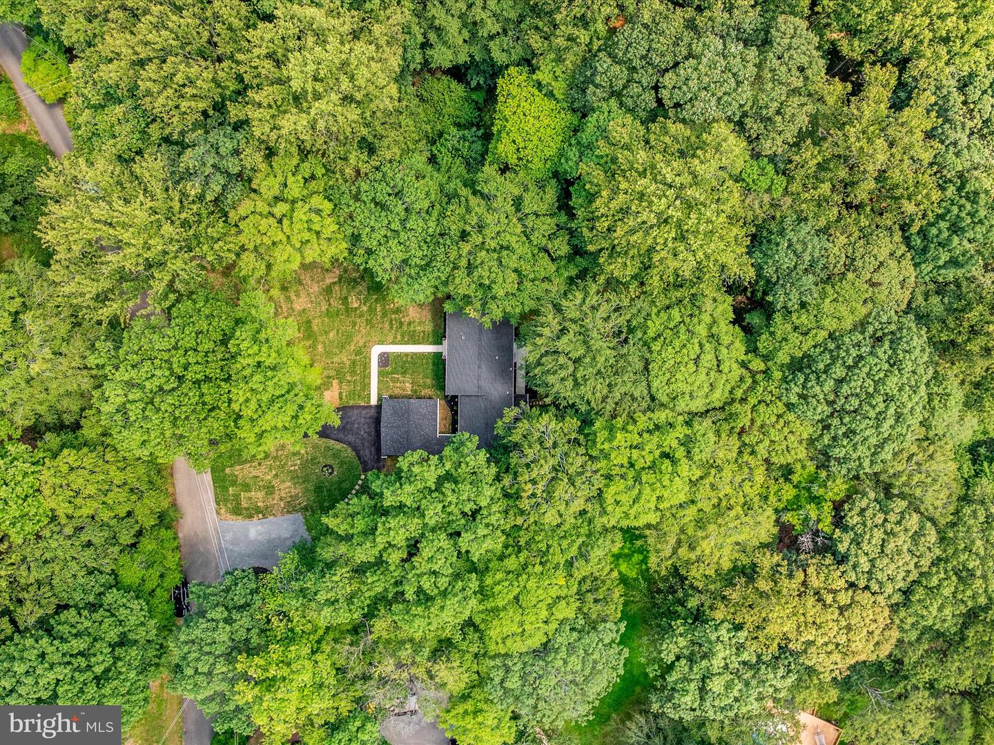 13209 JOHNNY MOORE LN, CLIFTON, Virginia 20124, 5 Bedrooms Bedrooms, ,4 BathroomsBathrooms,Residential,For sale,13209 JOHNNY MOORE LN,VAFX2255096 MLS # VAFX2255096