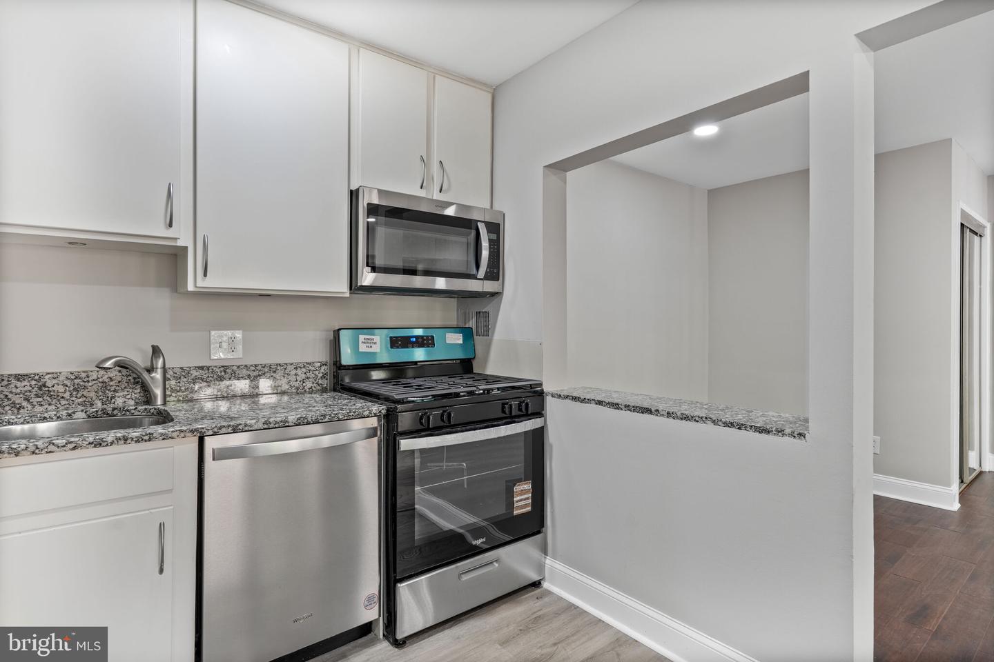 49 SKYHILL RD #201, ALEXANDRIA, Virginia 22314, 2 Bedrooms Bedrooms, ,2 BathroomsBathrooms,Residential,For sale,49 SKYHILL RD #201,VAAX2047416 MLS # VAAX2047416