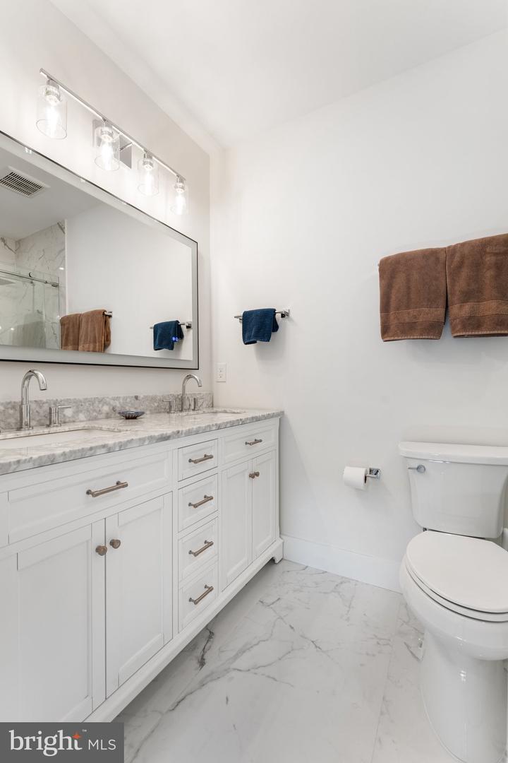 922 8TH ST NE, WASHINGTON, District Of Columbia 20002, 4 Bedrooms Bedrooms, ,3 BathroomsBathrooms,Residential,For sale,922 8TH ST NE,DCDC2210074 MLS # DCDC2210074
