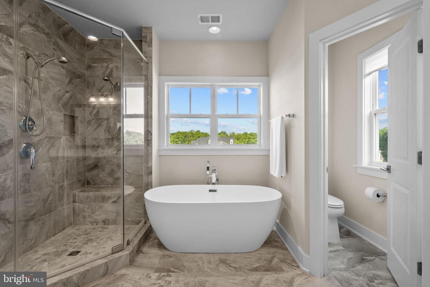 19098 HUNTRIDGE PRESERVE CT, PURCELLVILLE, Virginia 20132, 4 Bedrooms Bedrooms, ,3 BathroomsBathrooms,Residential,For sale,19098 HUNTRIDGE PRESERVE CT,VALO2102082 MLS # VALO2102082