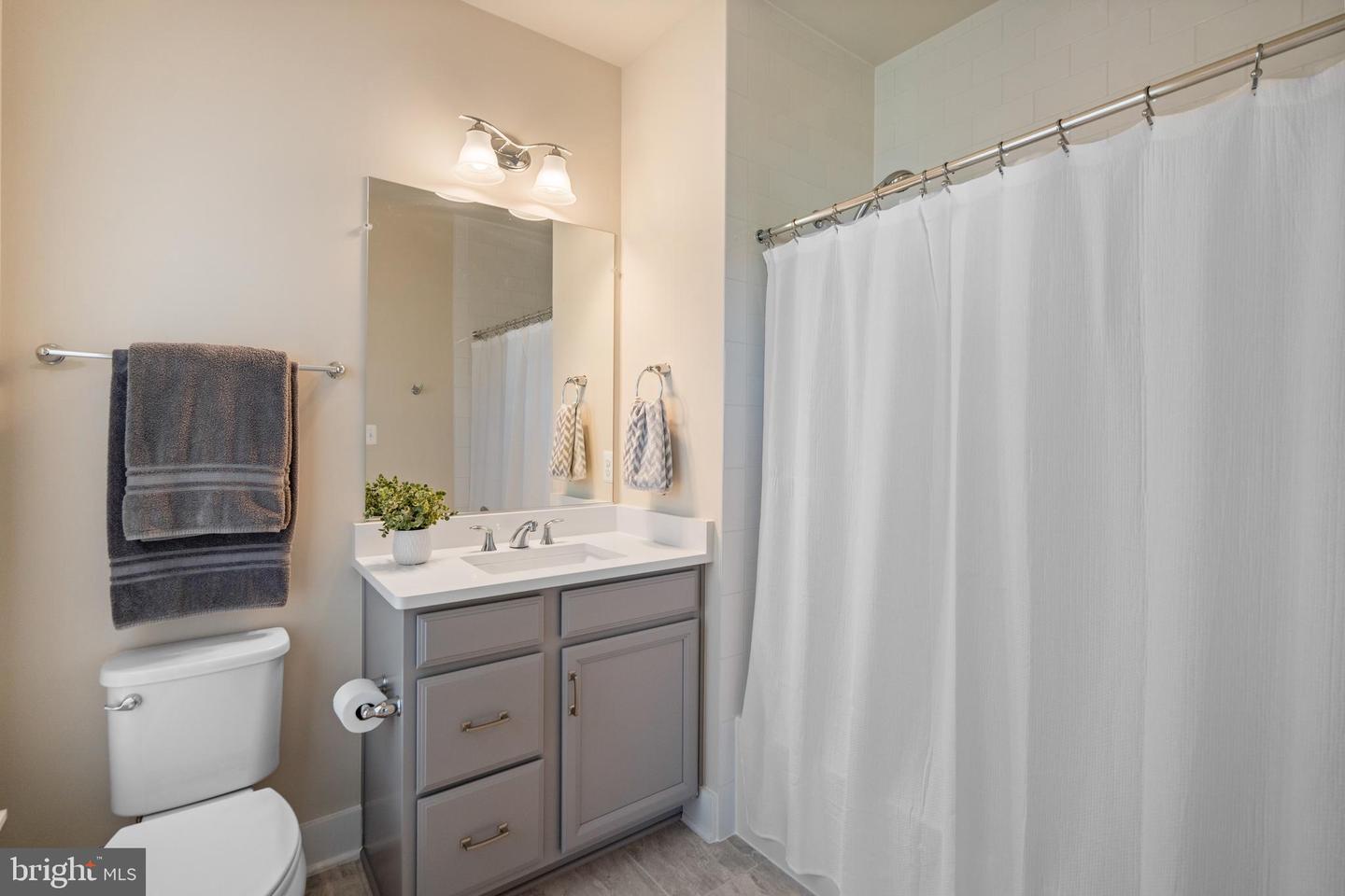 19098 HUNTRIDGE PRESERVE CT, PURCELLVILLE, Virginia 20132, 4 Bedrooms Bedrooms, ,3 BathroomsBathrooms,Residential,For sale,19098 HUNTRIDGE PRESERVE CT,VALO2102082 MLS # VALO2102082