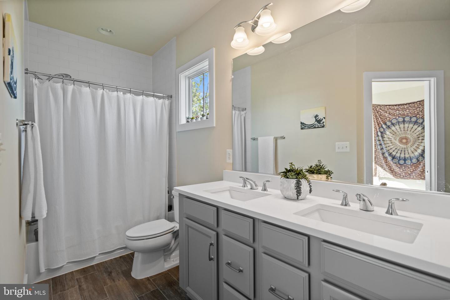 19098 HUNTRIDGE PRESERVE CT, PURCELLVILLE, Virginia 20132, 4 Bedrooms Bedrooms, ,3 BathroomsBathrooms,Residential,For sale,19098 HUNTRIDGE PRESERVE CT,VALO2102082 MLS # VALO2102082