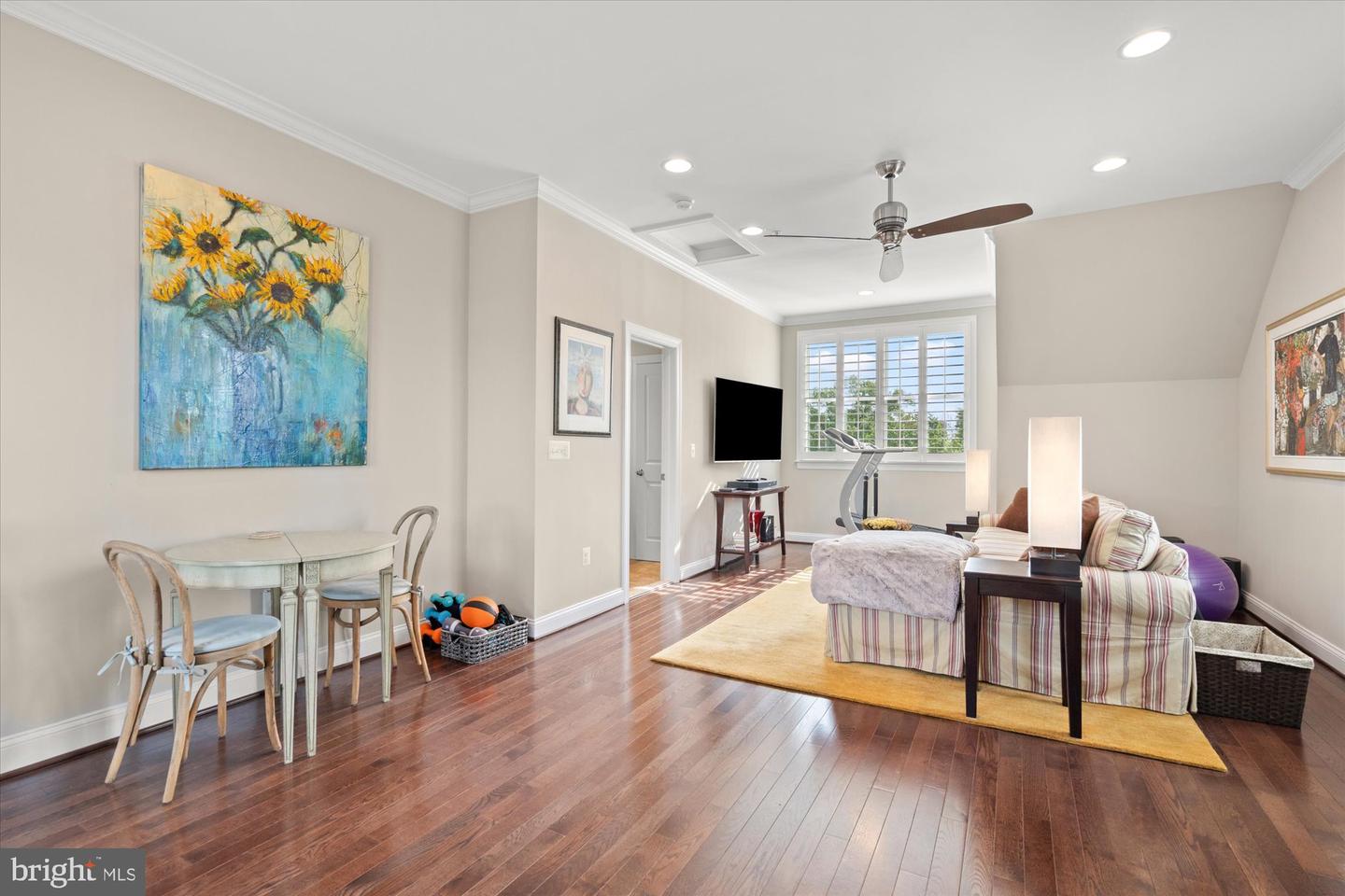 1108 S EDGEWOOD ST, ARLINGTON, Virginia 22204, 4 Bedrooms Bedrooms, ,4 BathroomsBathrooms,Residential,For sale,1108 S EDGEWOOD ST,VAAR2060682 MLS # VAAR2060682