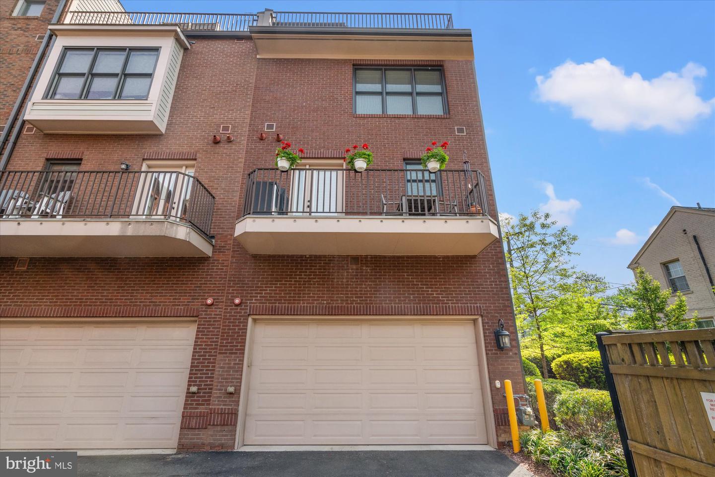 1108 S EDGEWOOD ST, ARLINGTON, Virginia 22204, 4 Bedrooms Bedrooms, ,4 BathroomsBathrooms,Residential,For sale,1108 S EDGEWOOD ST,VAAR2060682 MLS # VAAR2060682