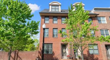 1108 S EDGEWOOD ST, ARLINGTON, Virginia 22204, 4 Bedrooms Bedrooms, ,4 BathroomsBathrooms,Residential,For sale,1108 S EDGEWOOD ST,VAAR2060682 MLS # VAAR2060682
