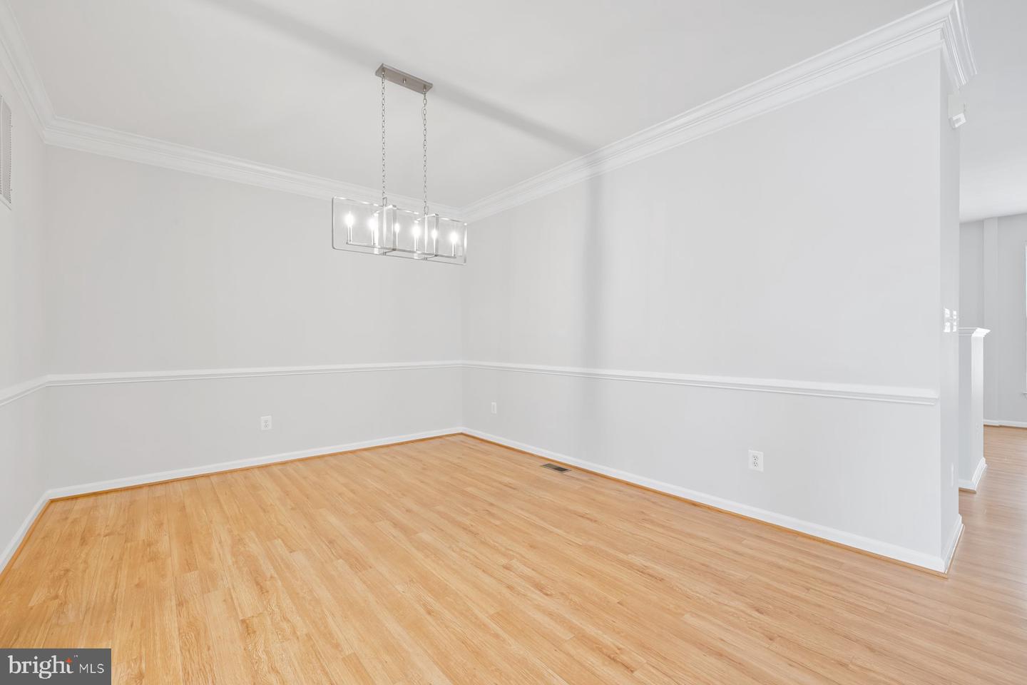 43598 DUNHILL CUP SQ, ASHBURN, Virginia 20147, 3 Bedrooms Bedrooms, ,2 BathroomsBathrooms,Residential,For sale,43598 DUNHILL CUP SQ,VALO2102016 MLS # VALO2102016