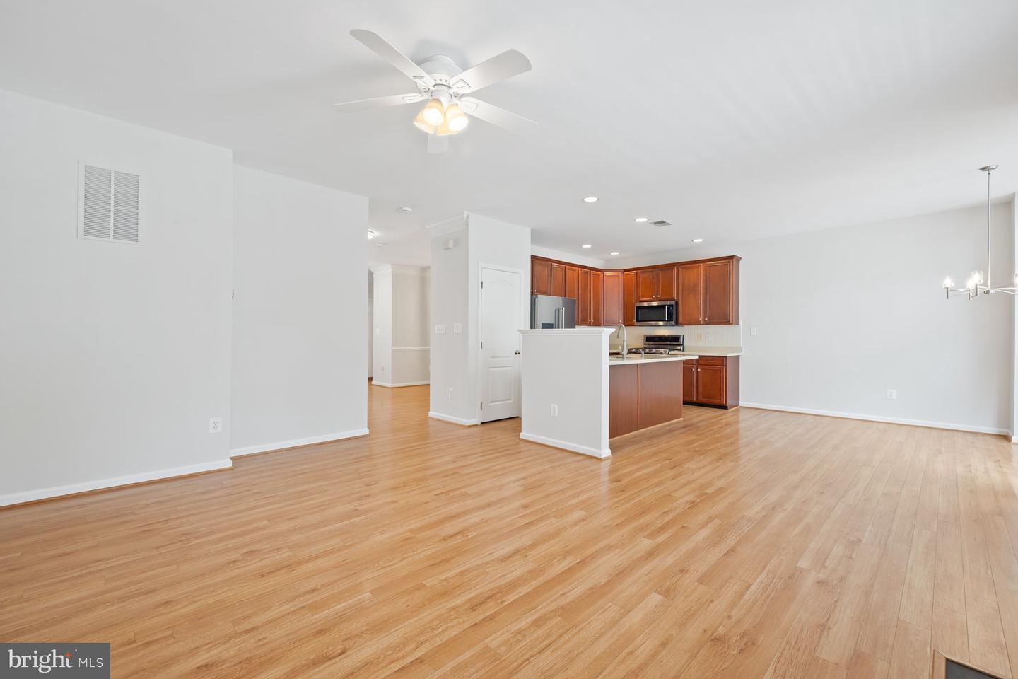 43598 DUNHILL CUP SQ, ASHBURN, Virginia 20147, 3 Bedrooms Bedrooms, ,2 BathroomsBathrooms,Residential,For sale,43598 DUNHILL CUP SQ,VALO2102016 MLS # VALO2102016