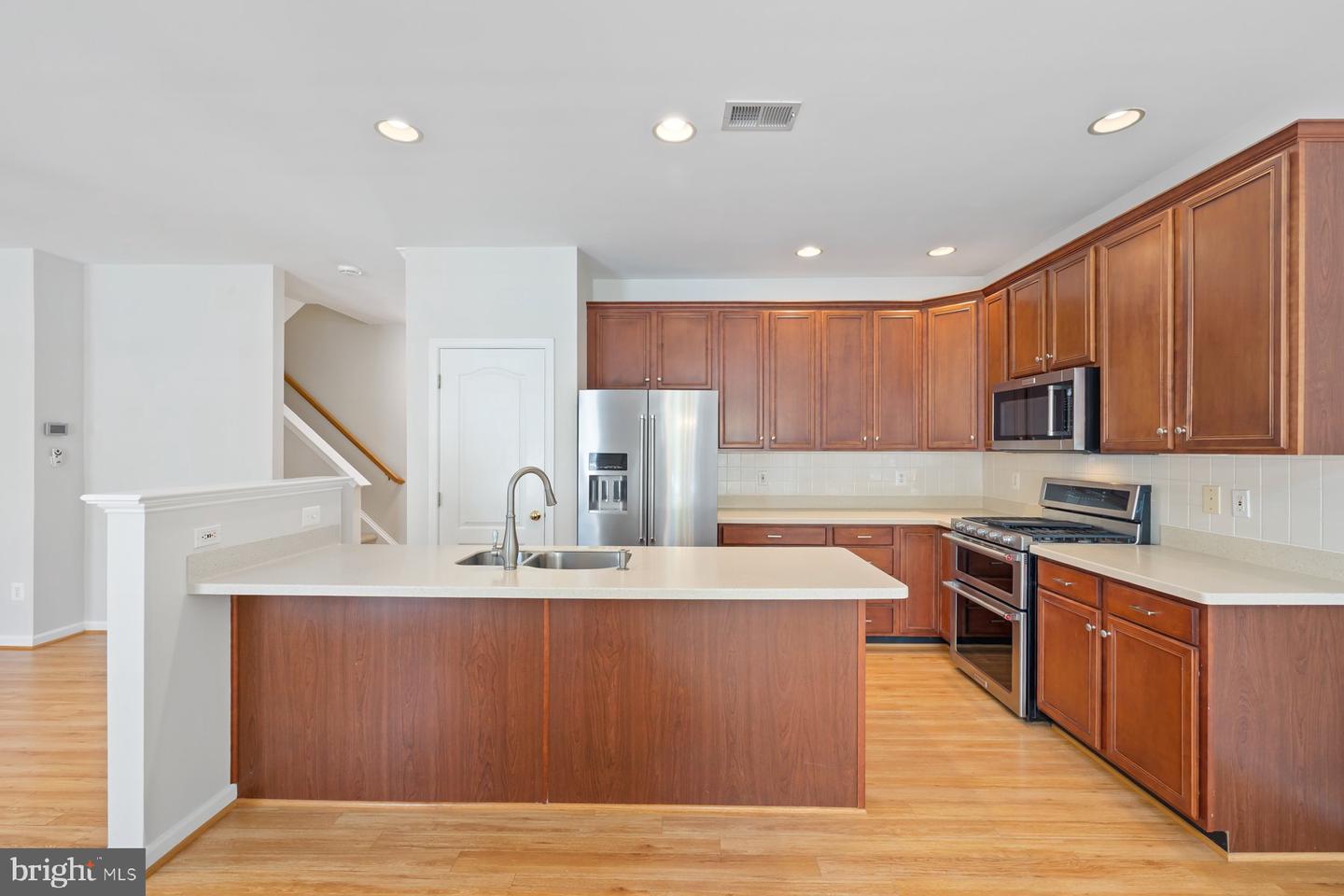 43598 DUNHILL CUP SQ, ASHBURN, Virginia 20147, 3 Bedrooms Bedrooms, ,2 BathroomsBathrooms,Residential,For sale,43598 DUNHILL CUP SQ,VALO2102016 MLS # VALO2102016